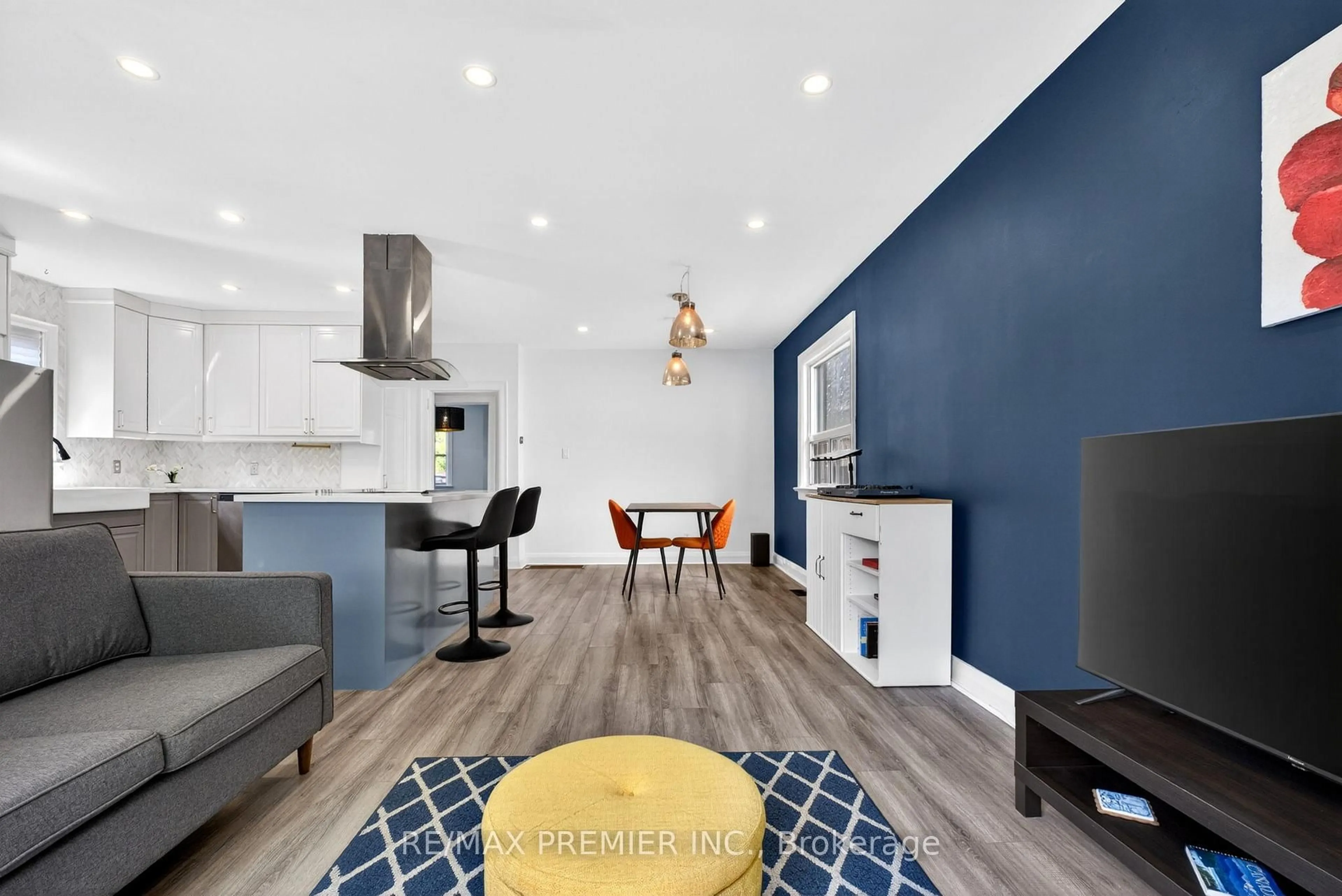 Open concept kitchen, unknown for 154 Fifth St, Toronto Ontario M8V 2C7
