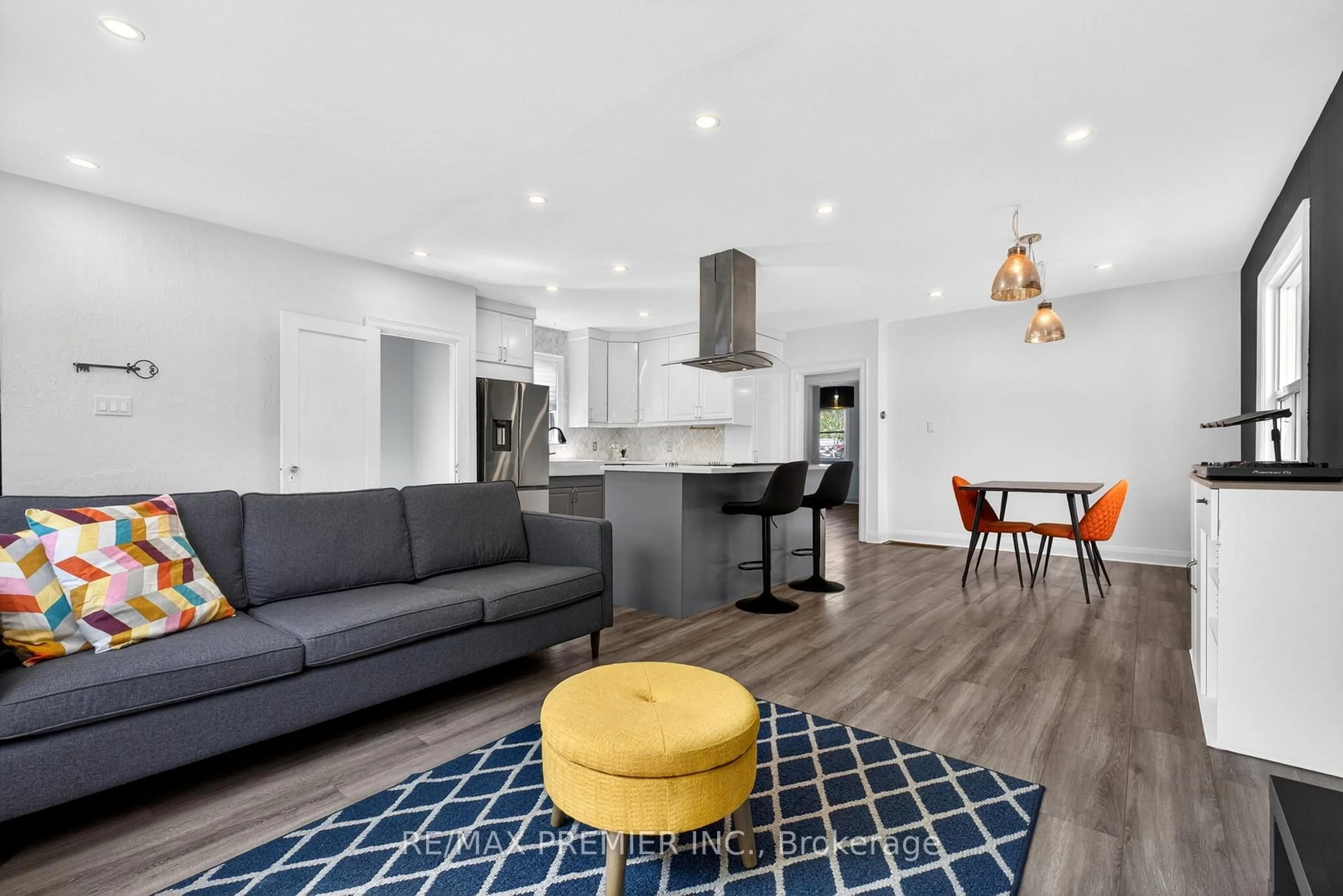 Open concept kitchen, unknown for 154 Fifth St, Toronto Ontario M8V 2C7