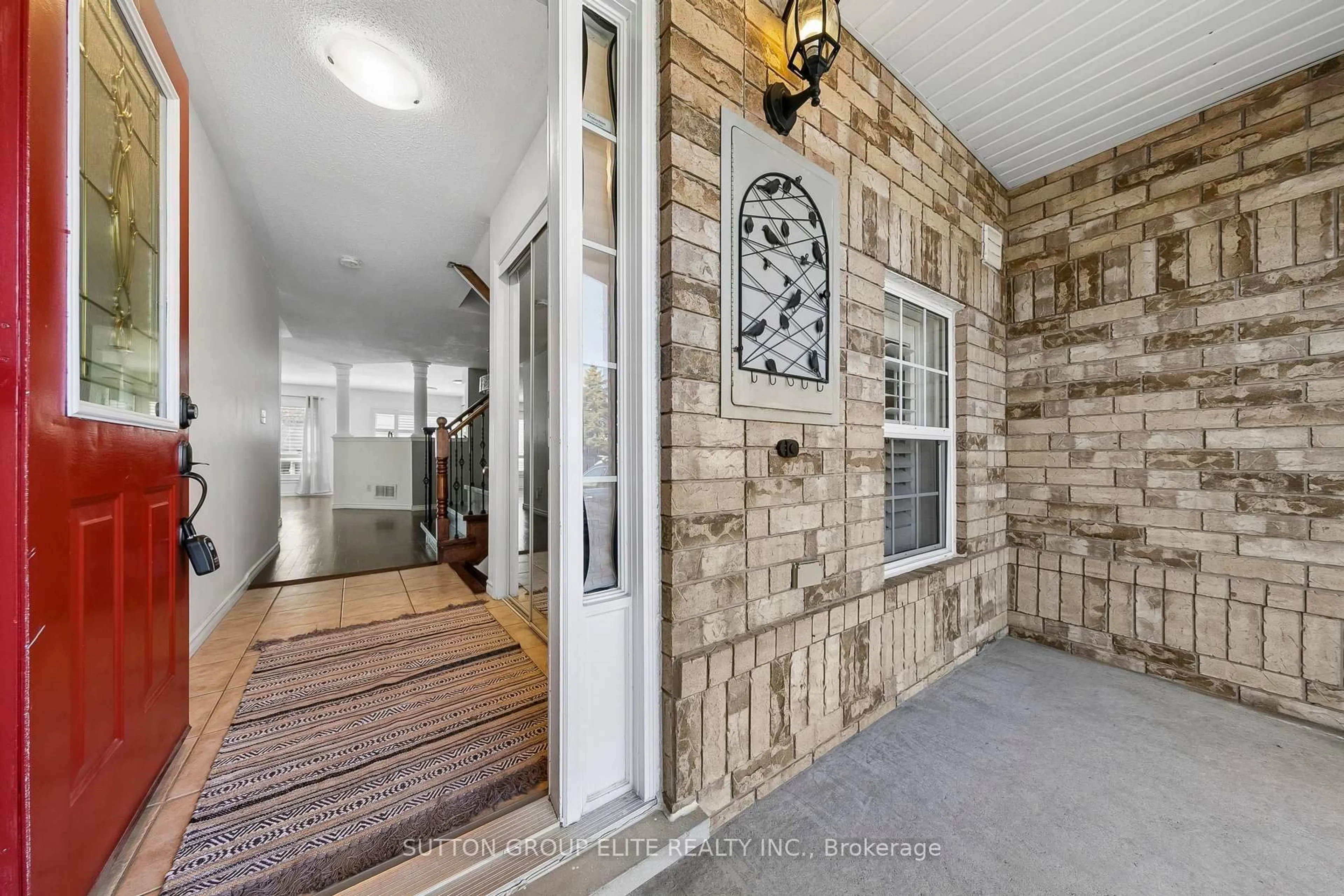 Indoor entryway for 636 Porter Way, Milton Ontario L9T 5W2