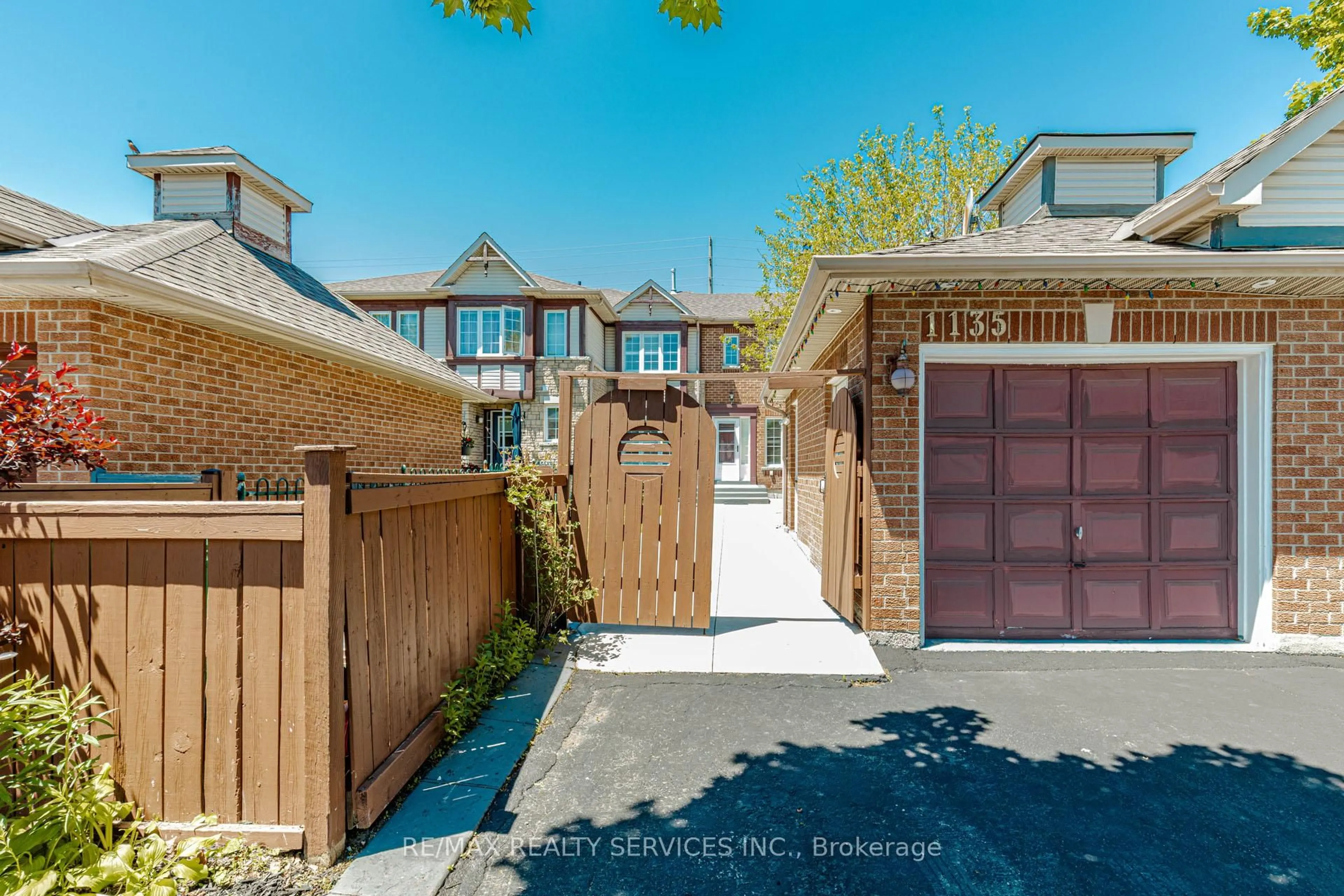 Unknown for 1135 Bellarosa Lane, Mississauga Ontario L5V 1L3