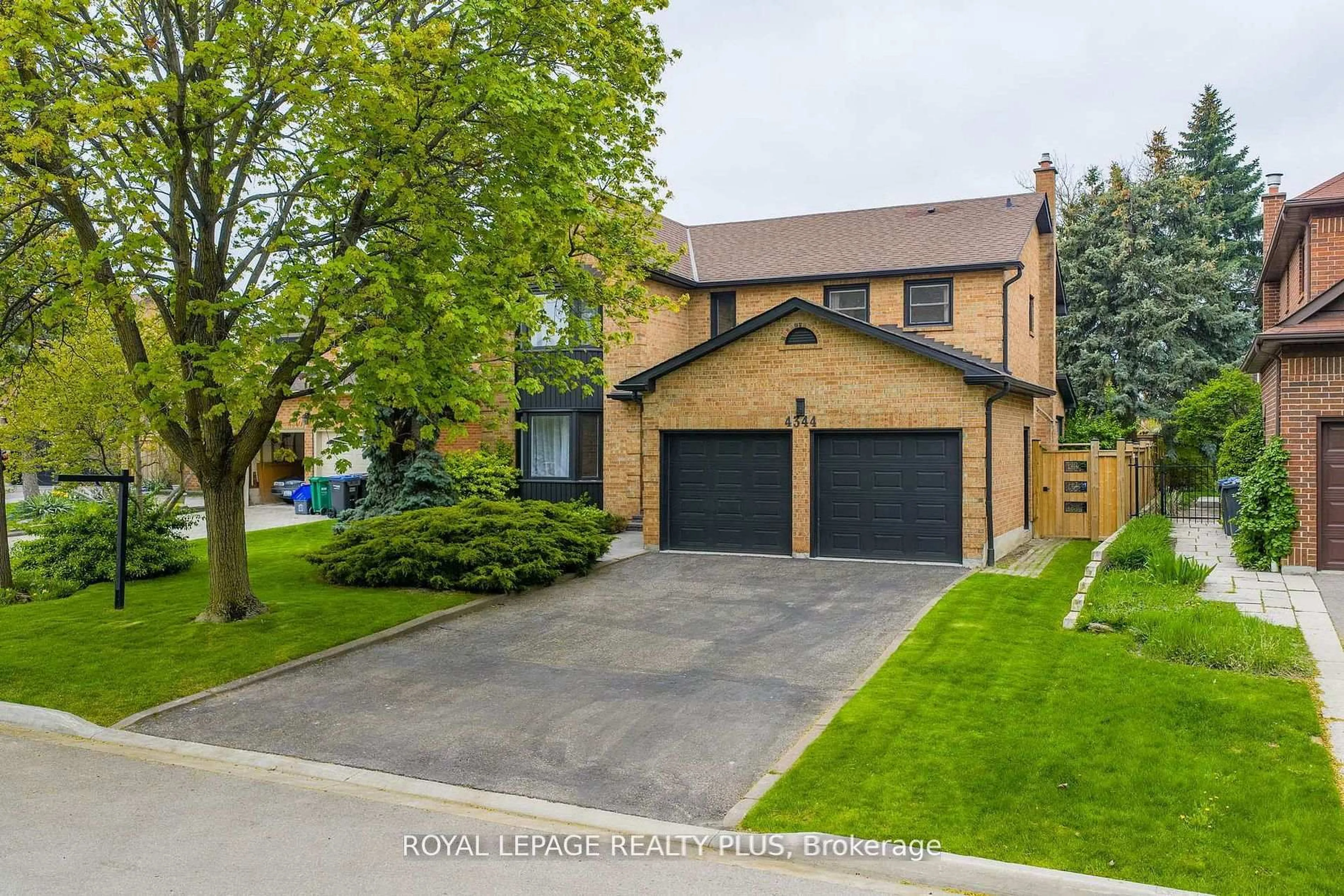 Home with brick exterior material, street for 4344 Dallas Crt, Mississauga Ontario L4W 4G7