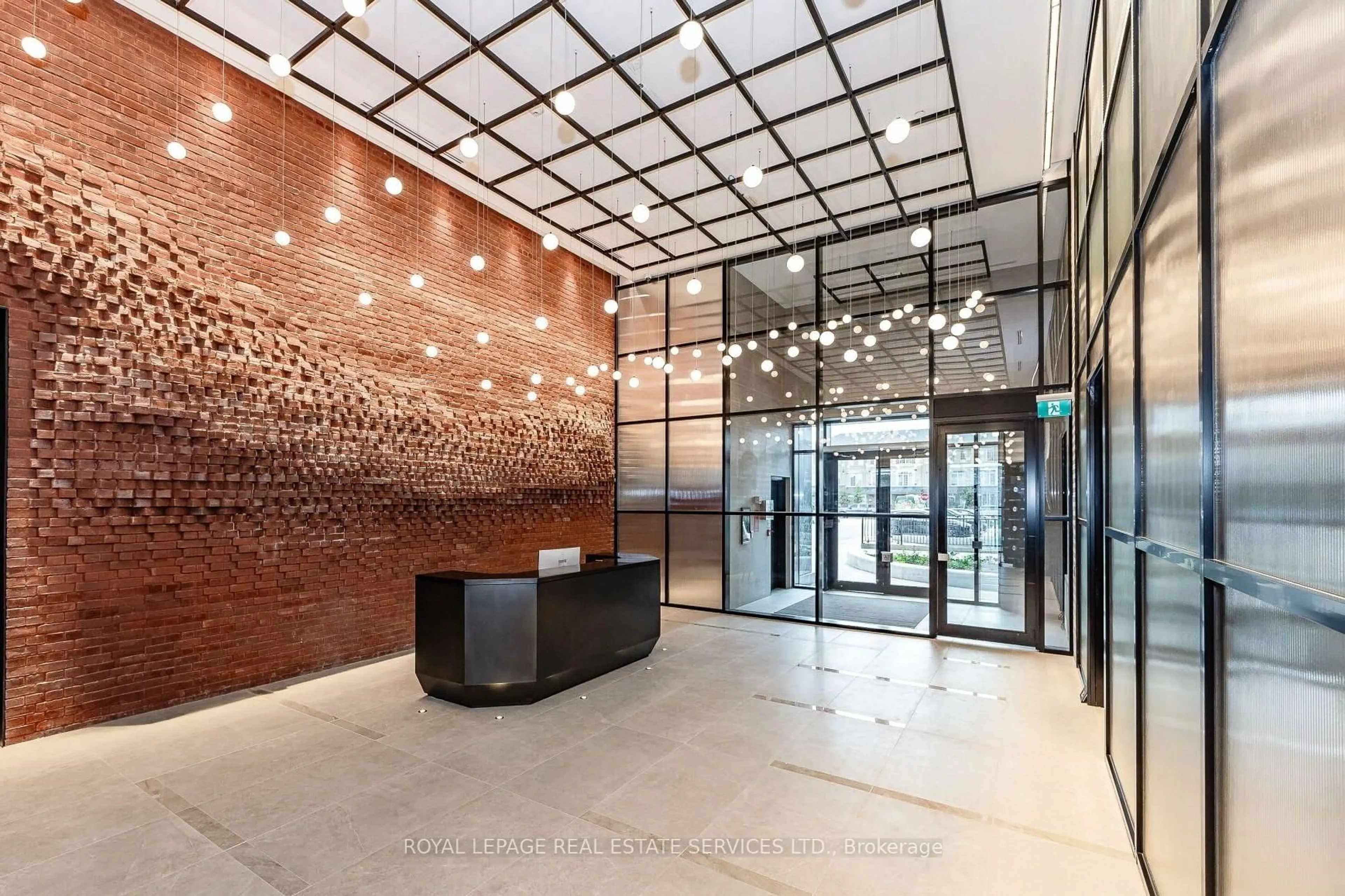 Indoor foyer for 3200 William Coltson Ave #1208, Oakville Ontario L6H 7C2