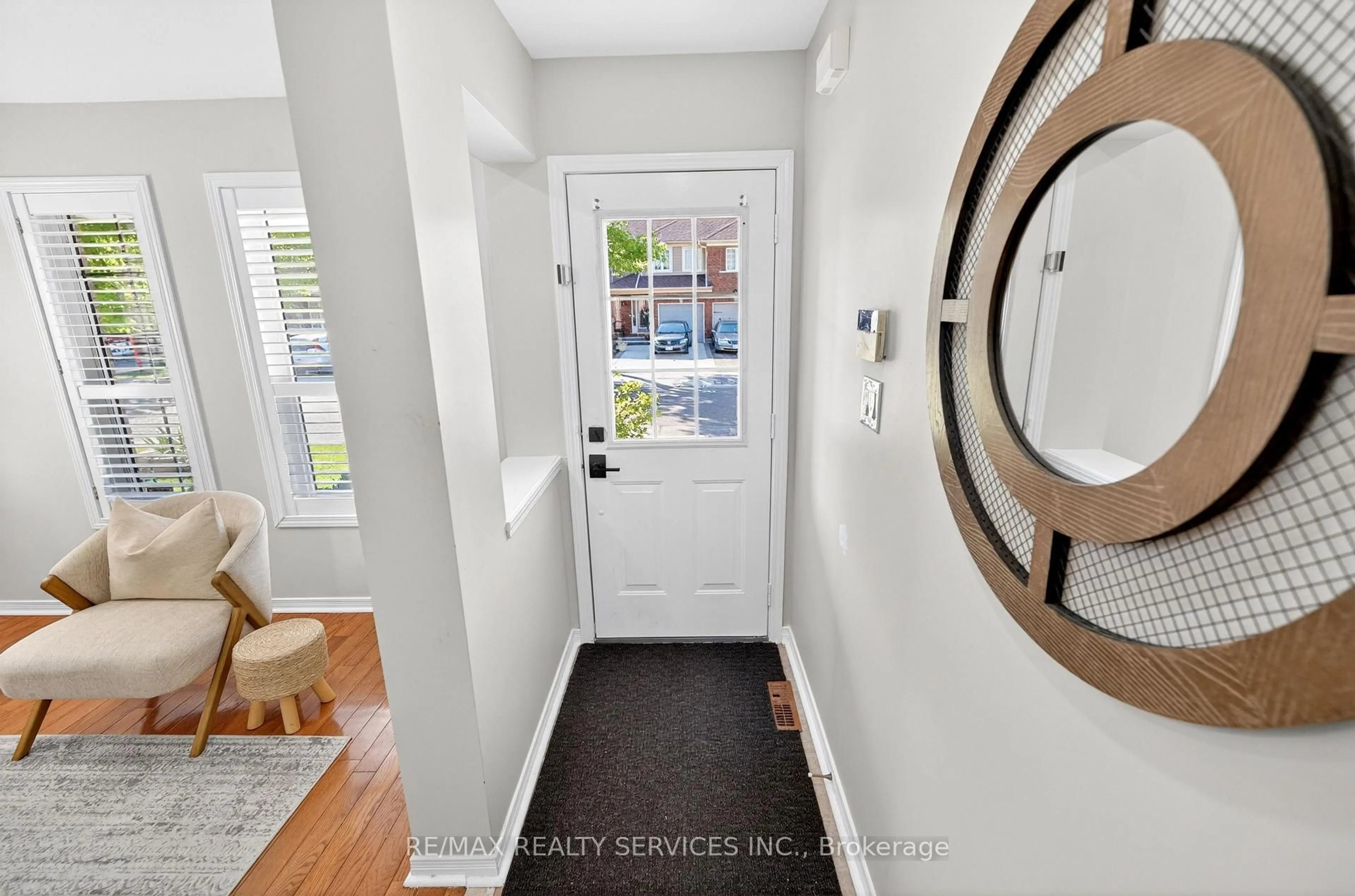 Indoor entryway for 96 Tideland Dr, Brampton Ontario L7A 2V8