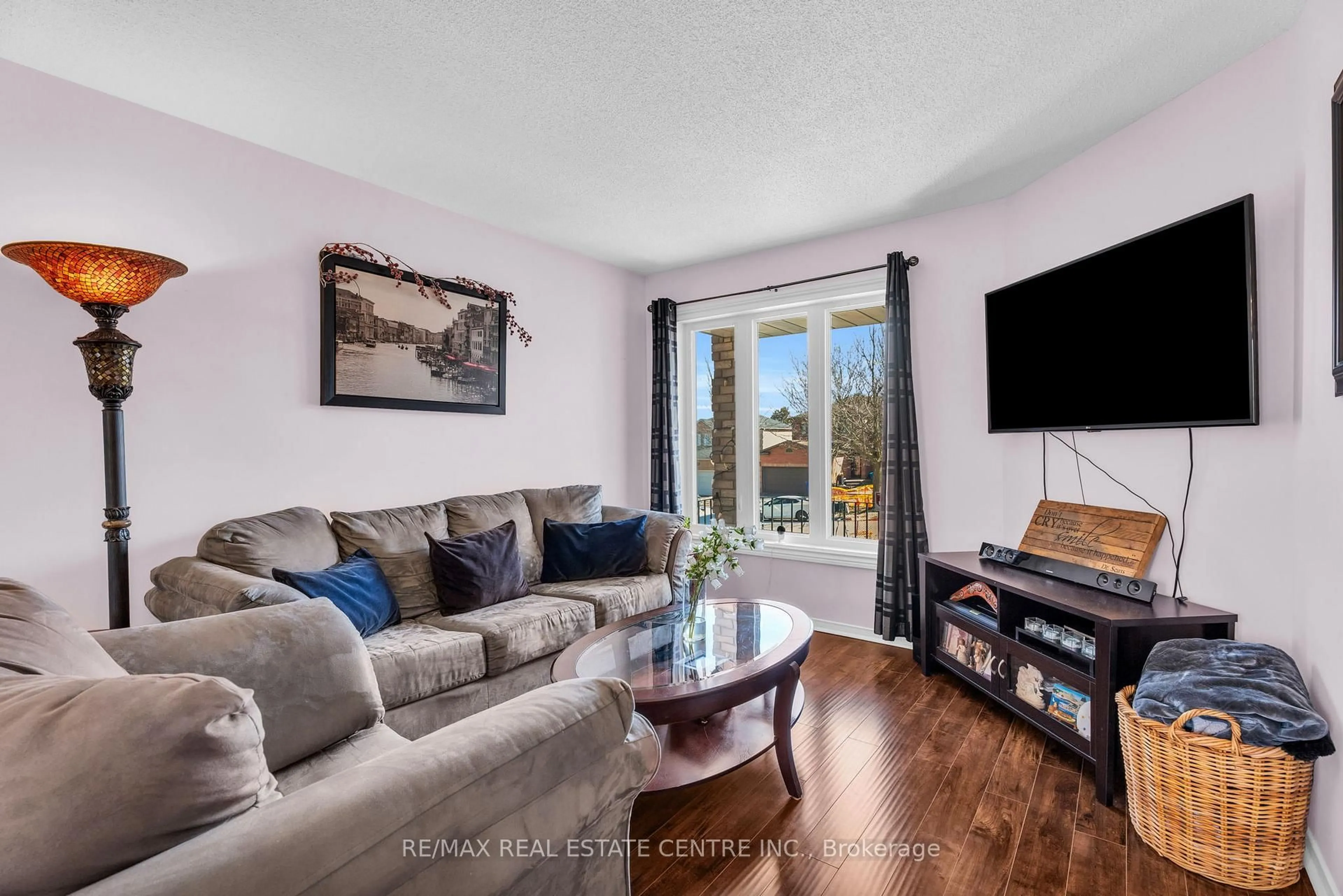 Living room with furniture, unknown for 190 Lisa Marie Dr, Orangeville Ontario L9W 4P7