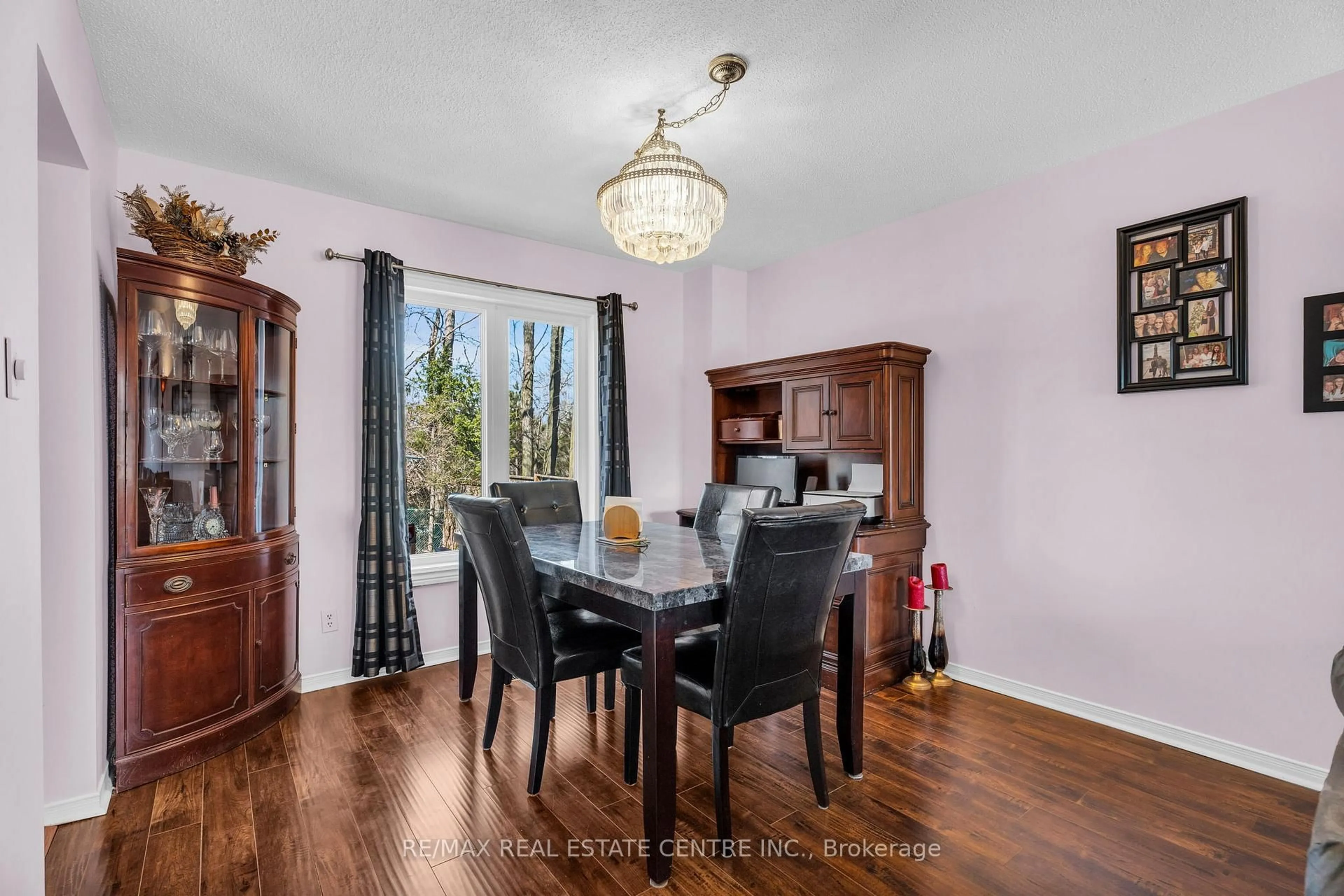 Dining room, wood/laminate floor for 190 Lisa Marie Dr, Orangeville Ontario L9W 4P7