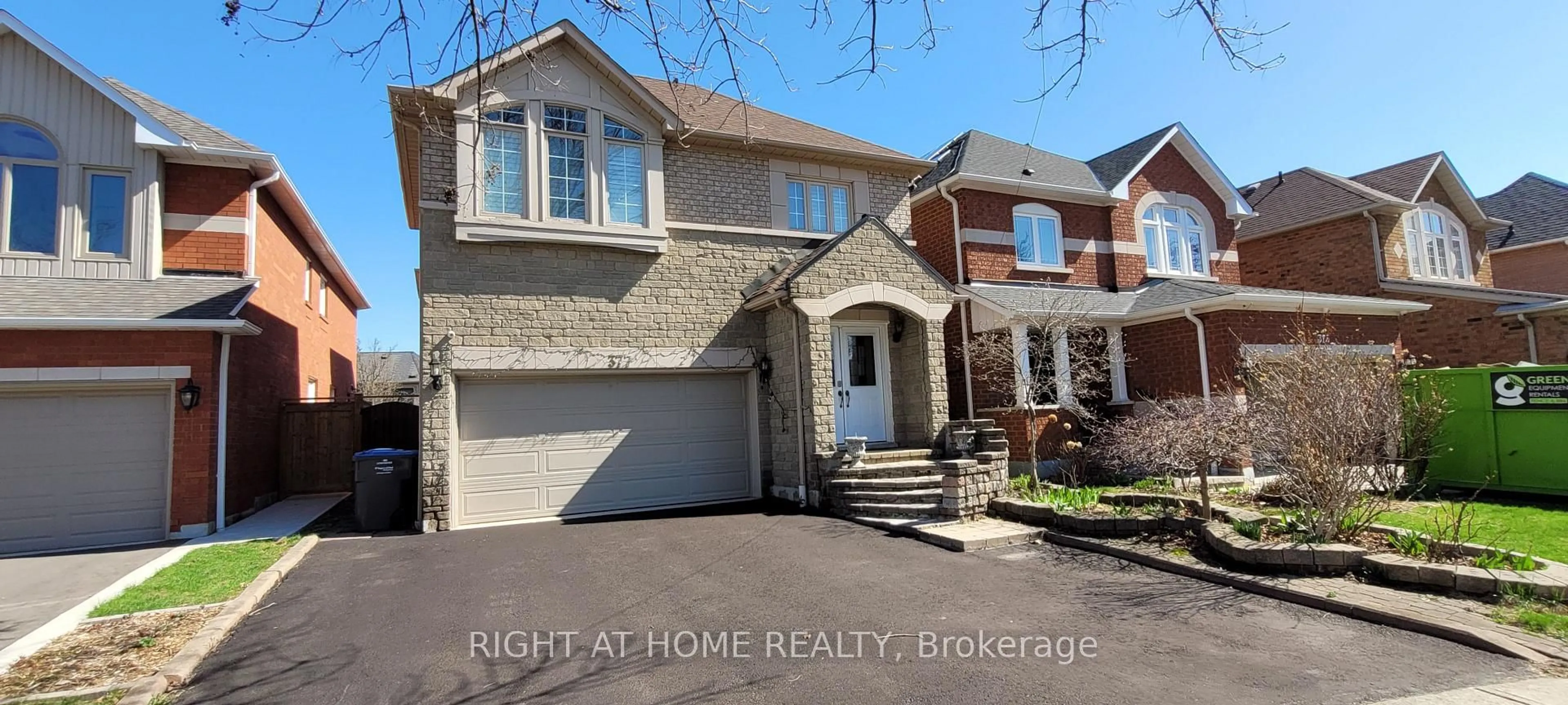 Home with brick exterior material, street for 377 Turnberry Cres, Mississauga Ontario L4Z 3W3