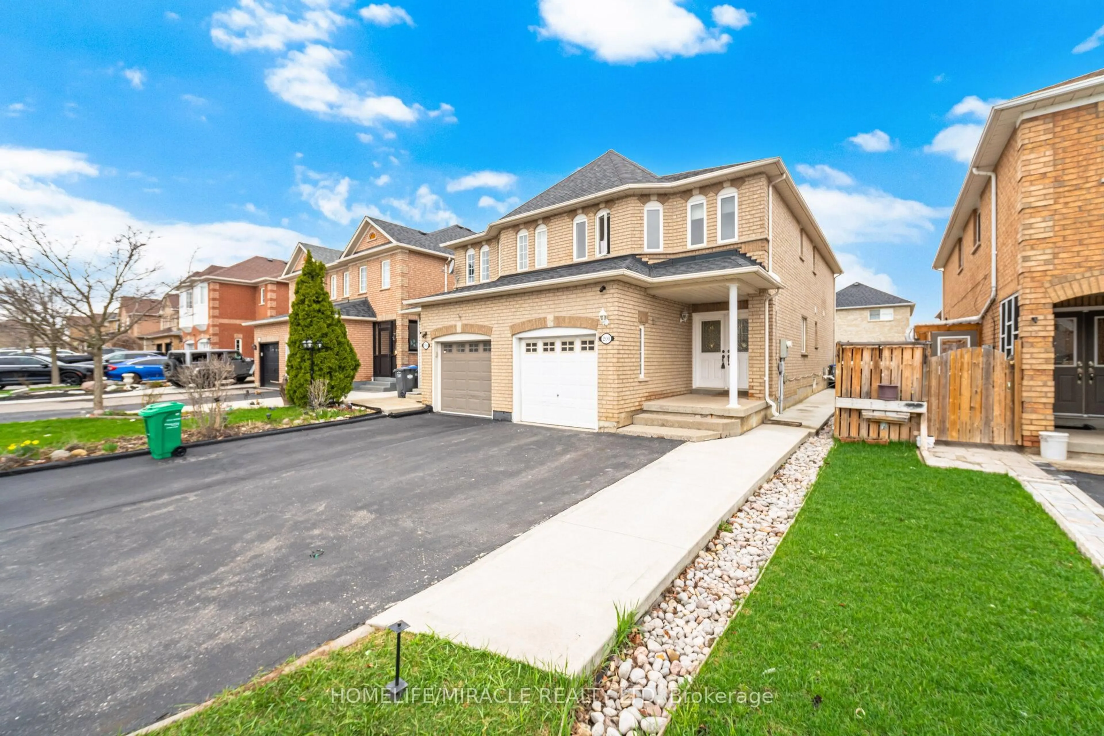 Home with brick exterior material, street for 200 Tiller Tr, Brampton Ontario L6X 4T1