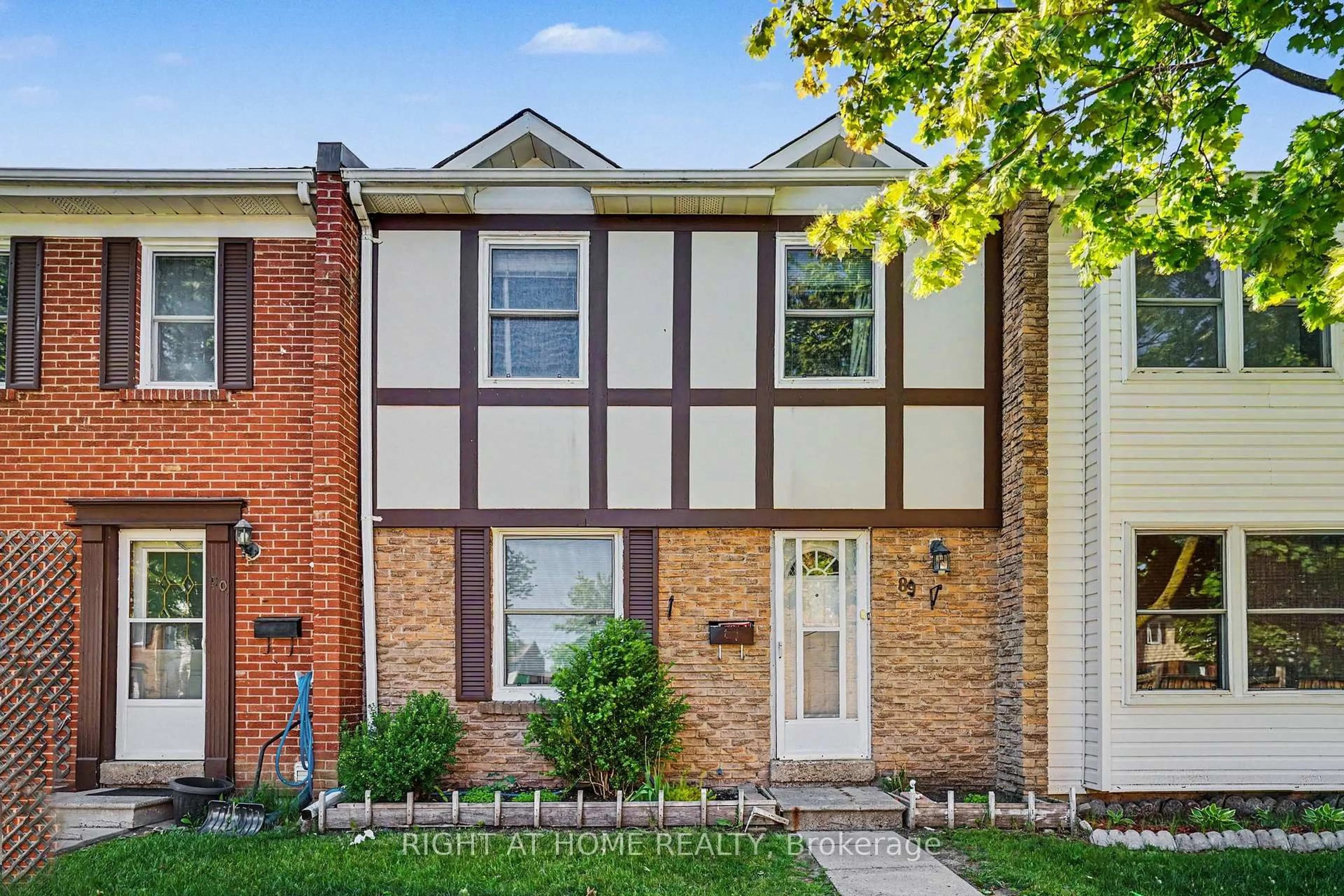 Home with brick exterior material, street for 1020 CENTRAL PARK Dr #89, Brampton Ontario L6S 3J5