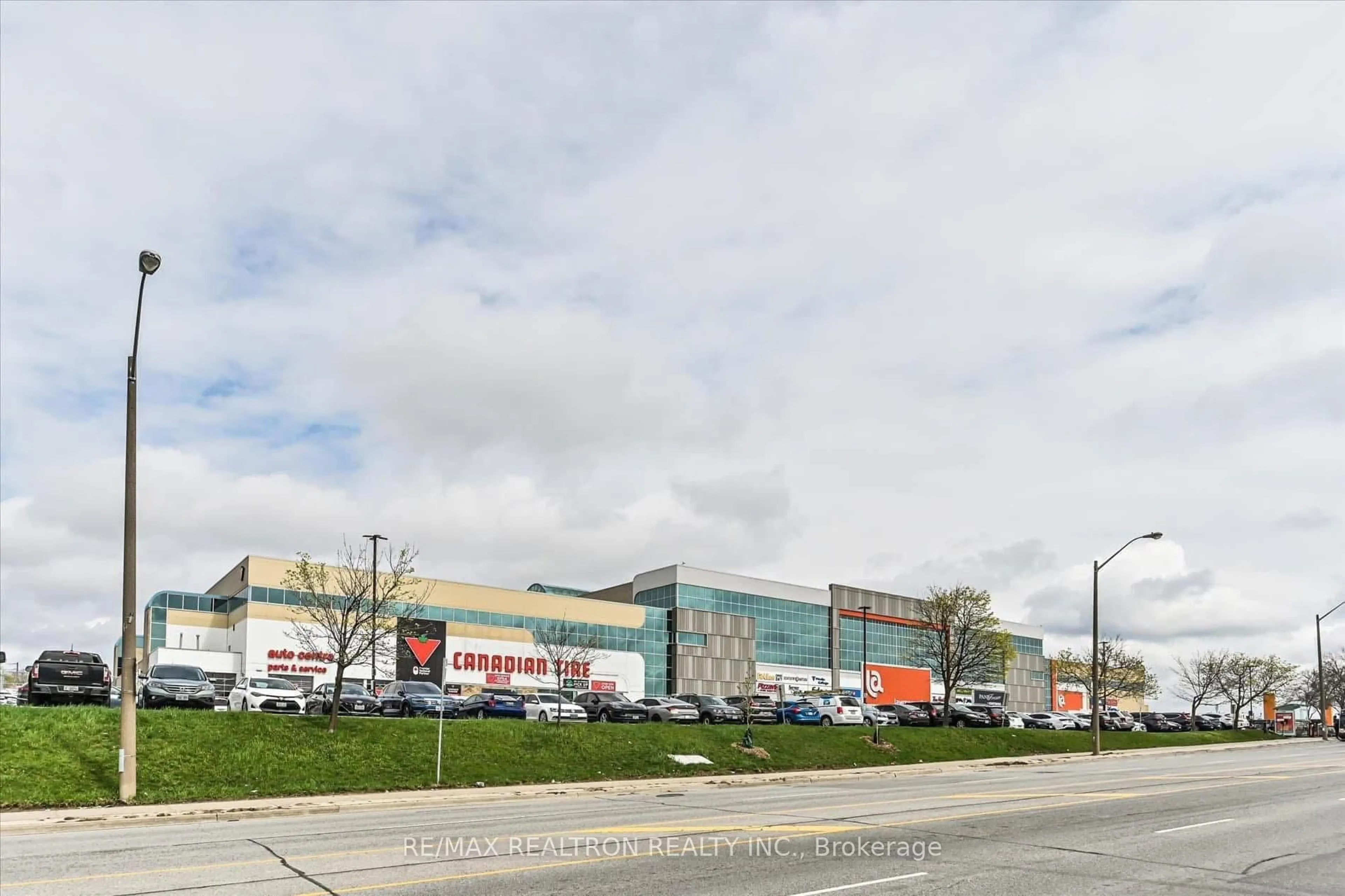 A pic from outside/outdoor area/front of a property/back of a property/a pic from drone, street for 721 Lawrence Ave #73, Toronto Ontario M6A 0C6
