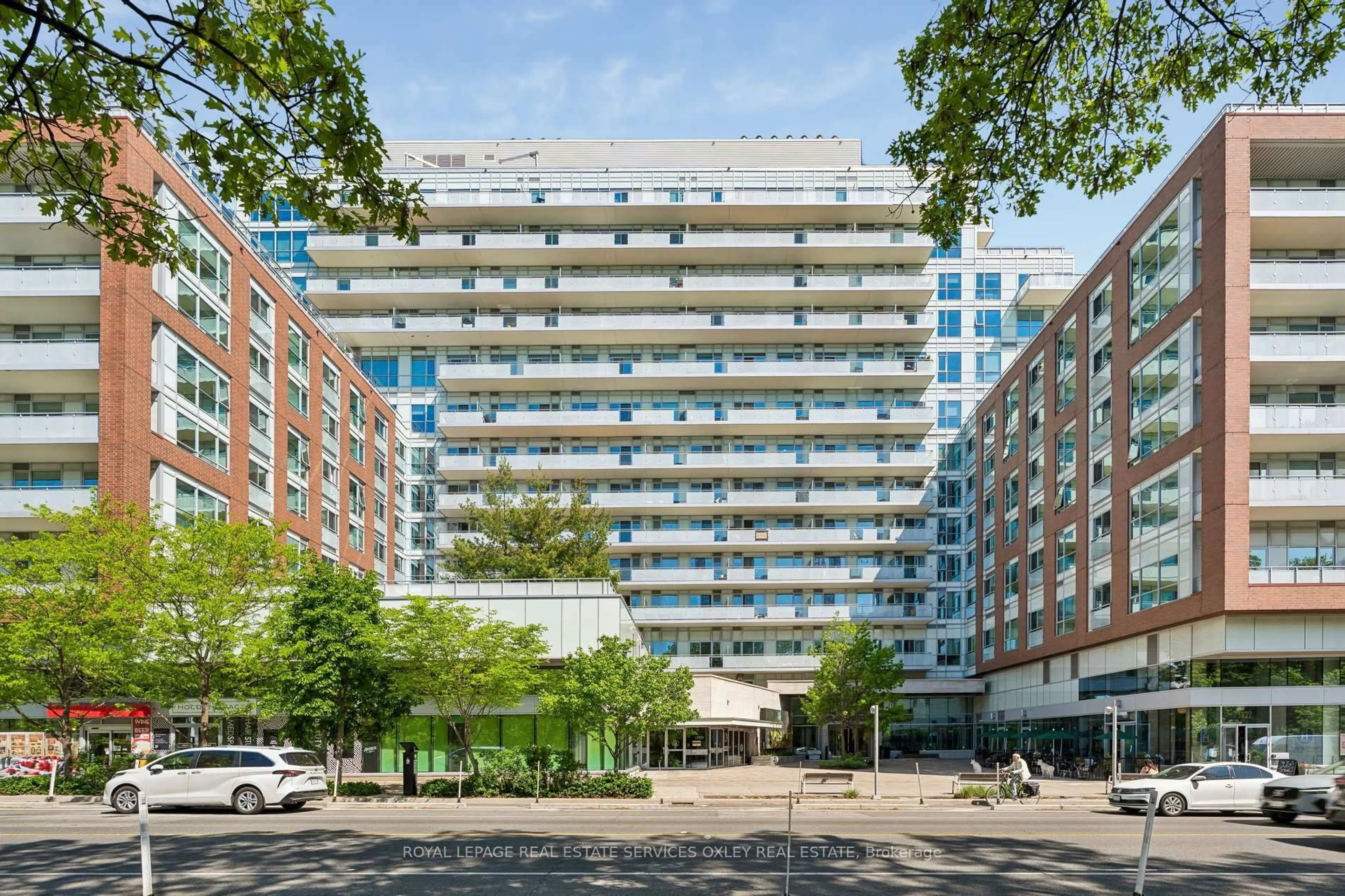 Unknown for 1830 Bloor St #312, Toronto Ontario M6P 0A2