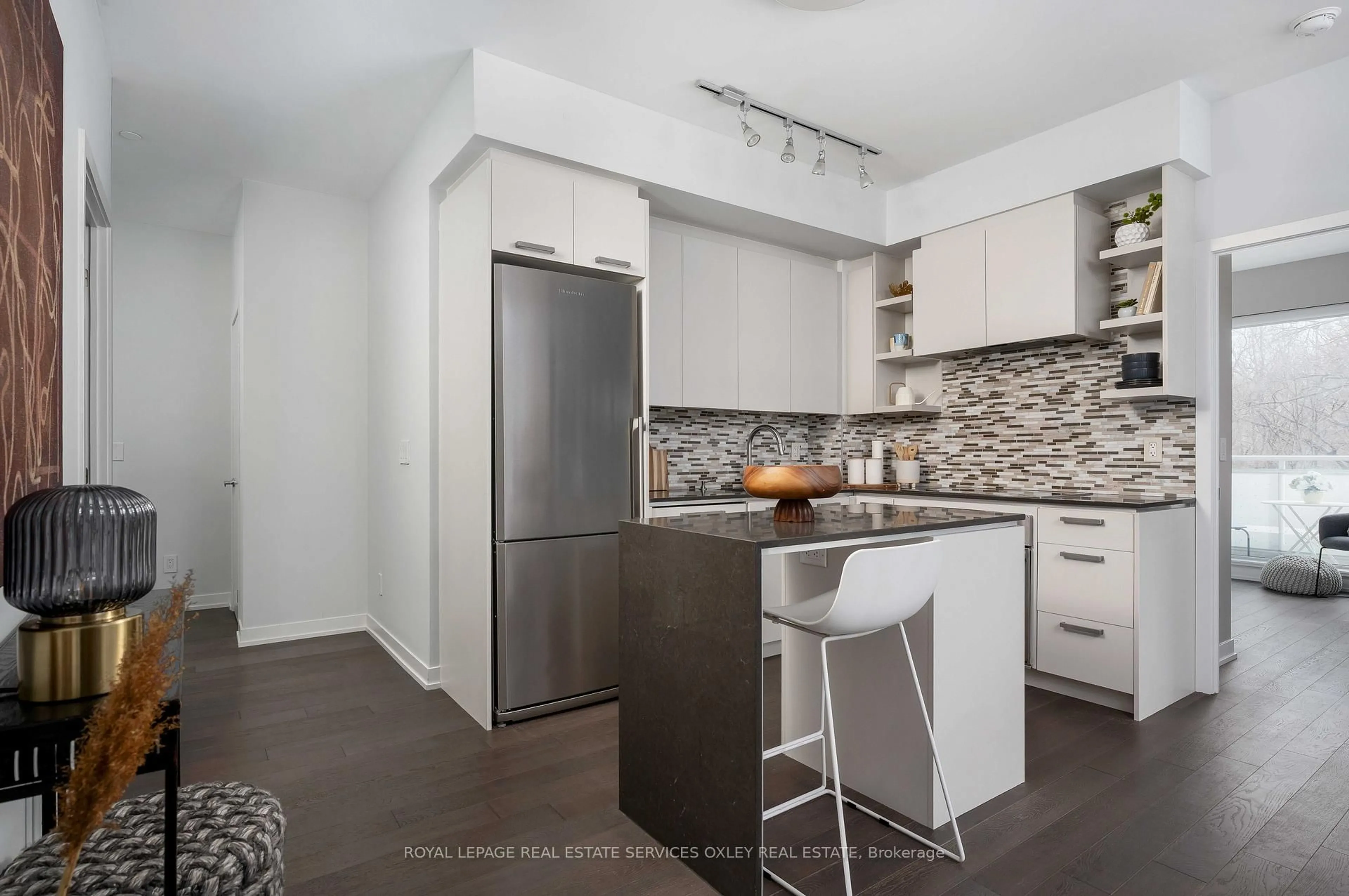 Unknown for 1830 Bloor St #312, Toronto Ontario M6P 0A2