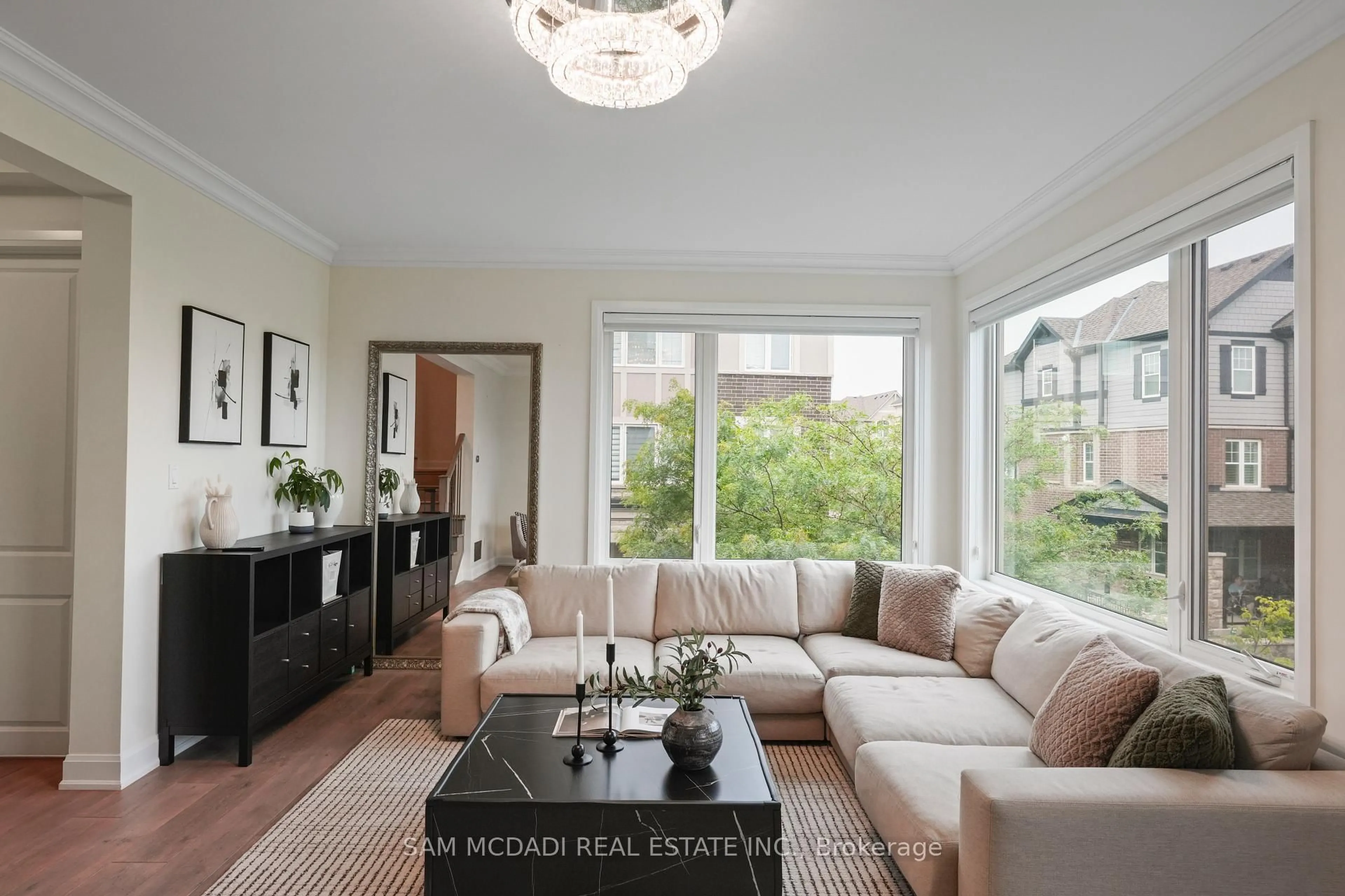 Living room with furniture, unknown for 3006 Creekshore Common #34, Oakville Ontario L6M 0Y6