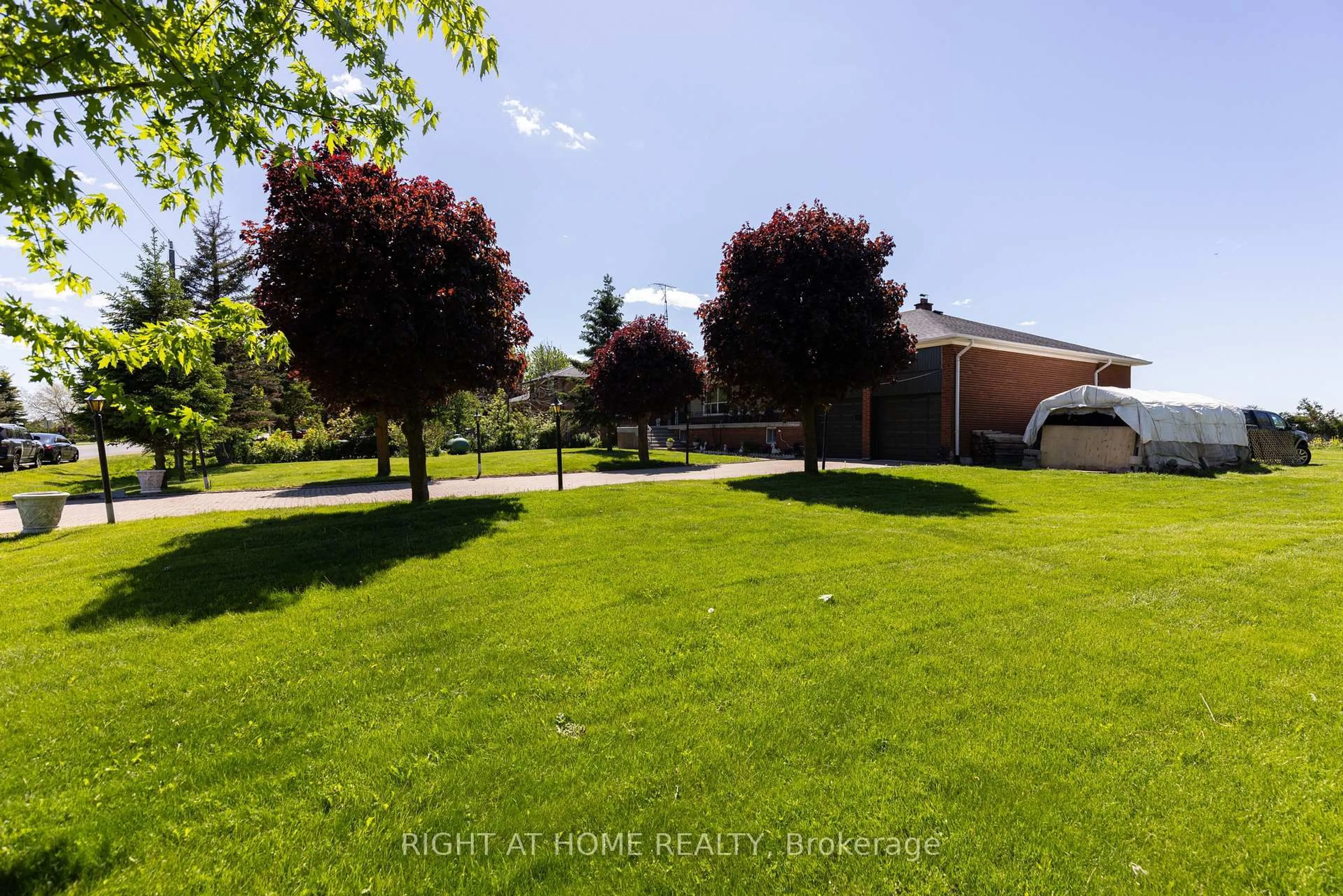 A pic from outside/outdoor area/front of a property/back of a property/a pic from drone, street for 7770 Healey Rd, Caledon Ontario L7E 0V5