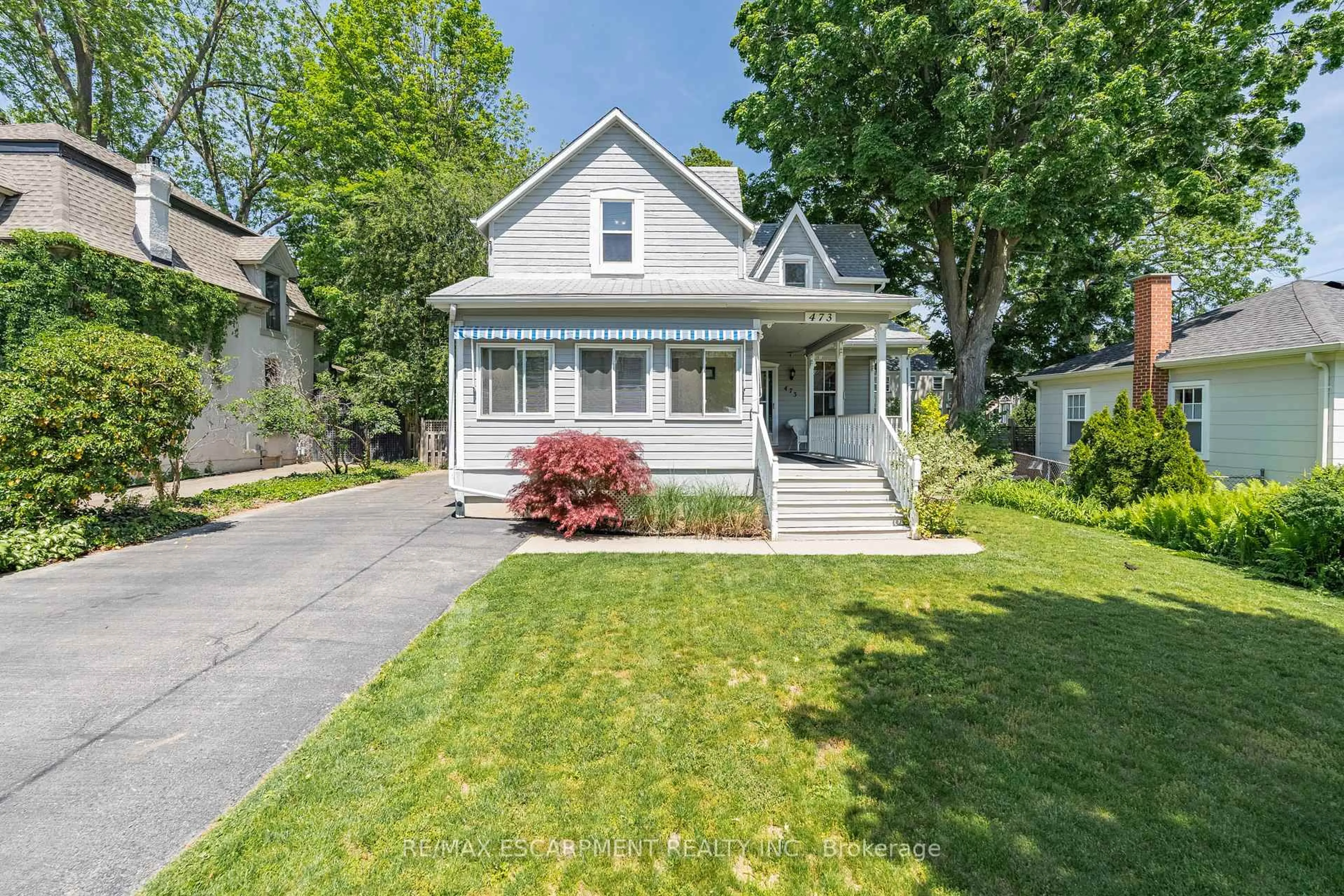 Home with vinyl exterior material, street for 473 Nelson Ave, Burlington Ontario L7S 1N4