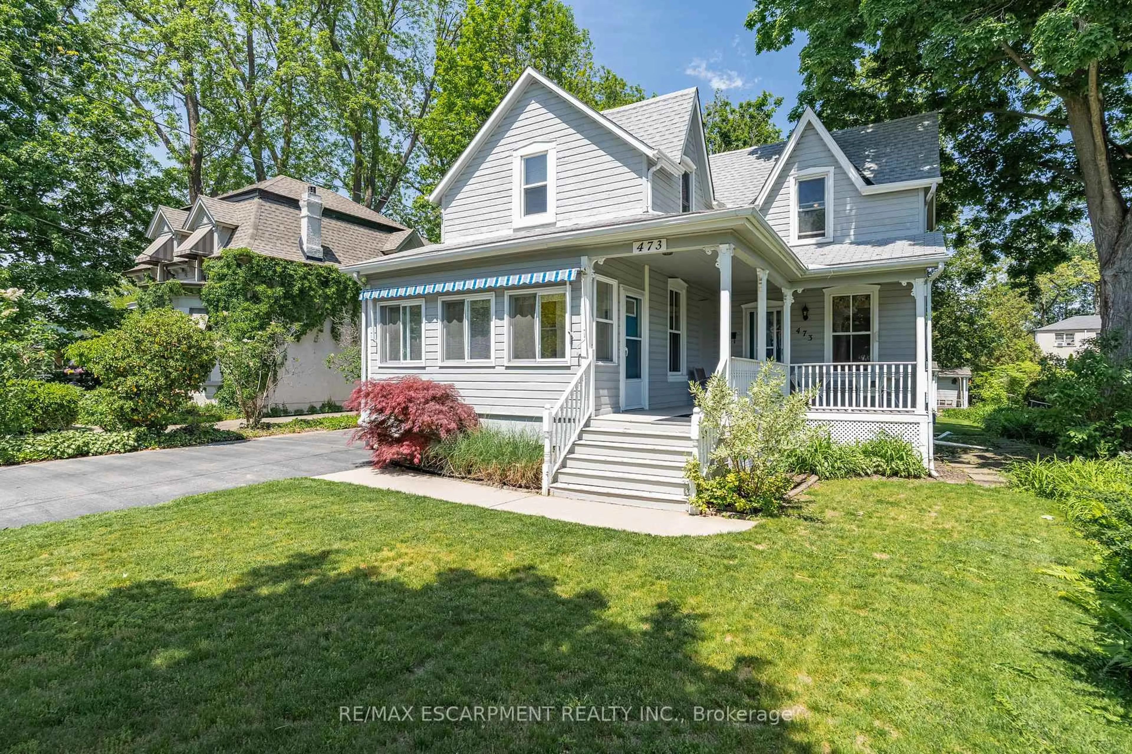 Home with vinyl exterior material, street for 473 Nelson Ave, Burlington Ontario L7S 1N4