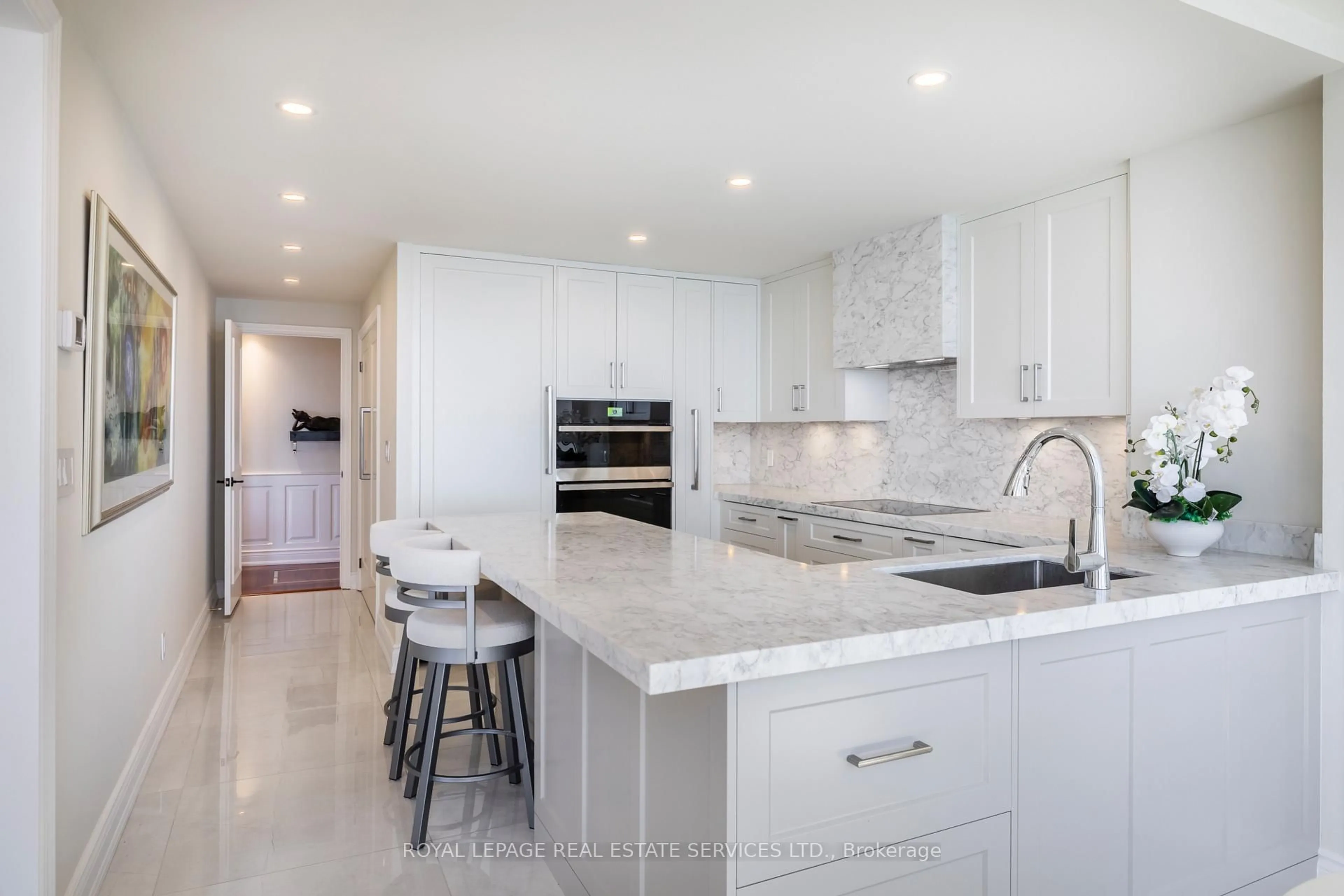 Contemporary kitchen, ceramic/tile floor for 1 Palace Pier Crt #4006, Toronto Ontario M8V 3W9