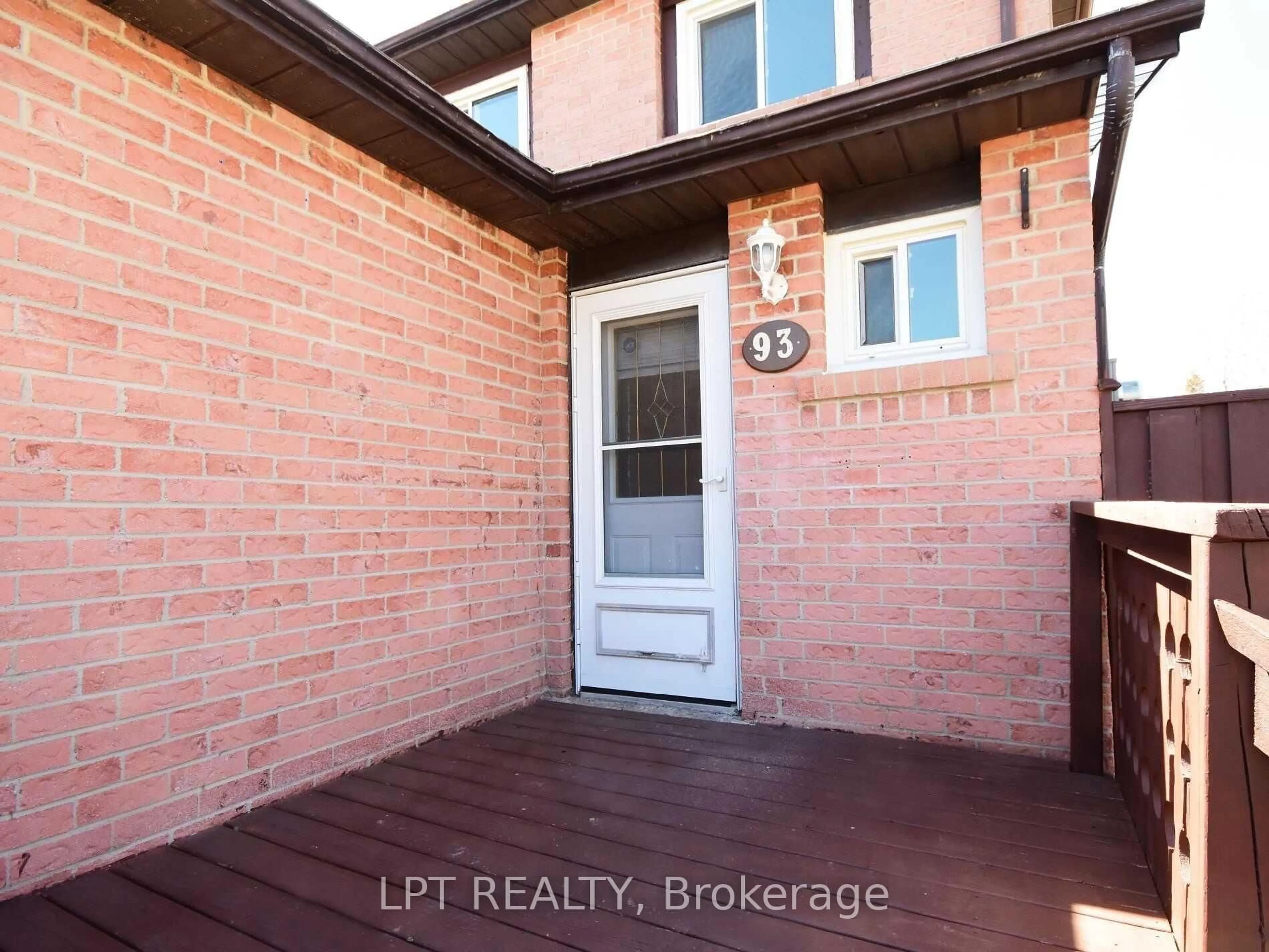 Indoor entryway for 93 Martindale Cres, Brampton Ontario L6X 2T8