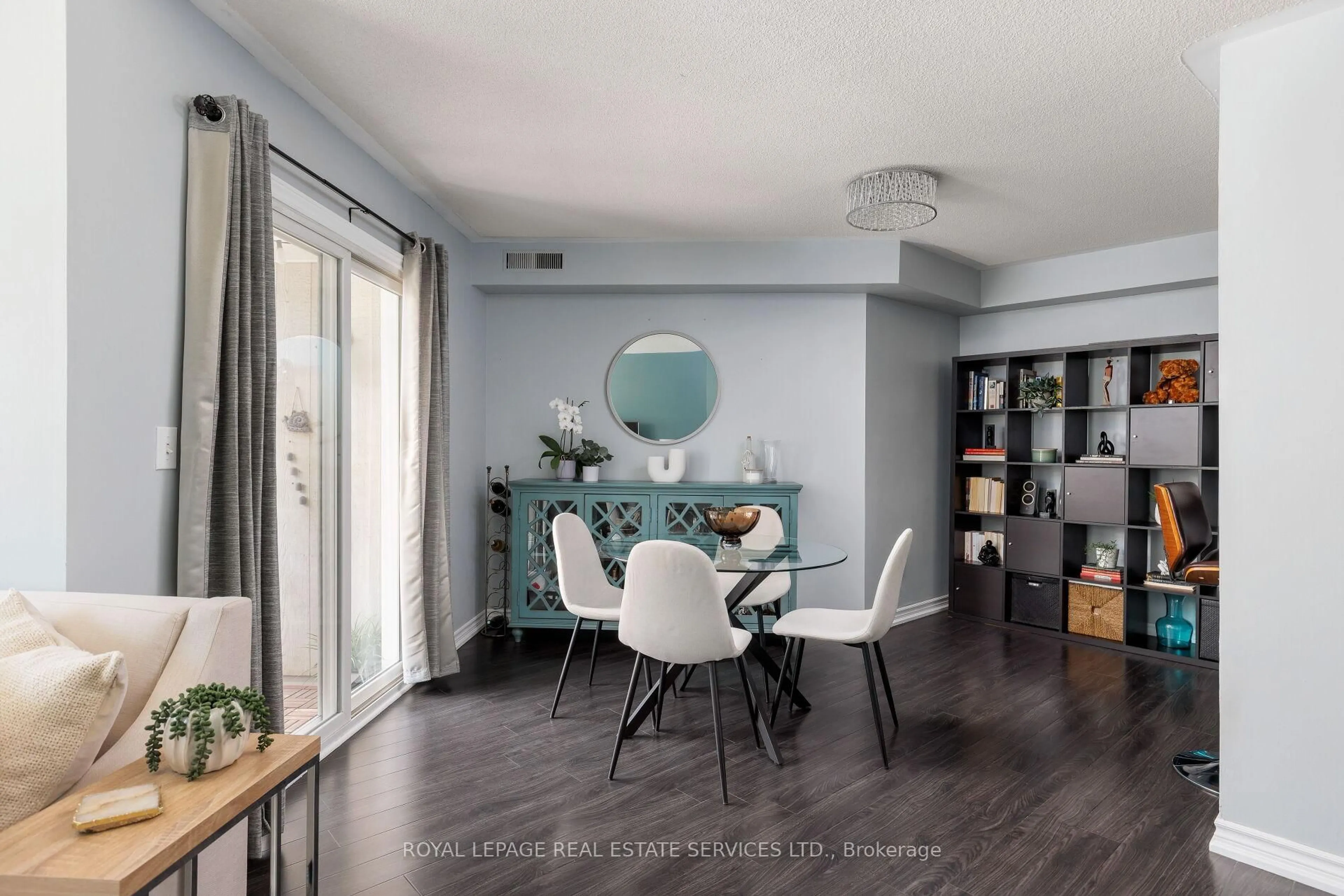 Dining room, wood/laminate floor for 75 Bristol Rd #174, Mississauga Ontario L4Z 3P2