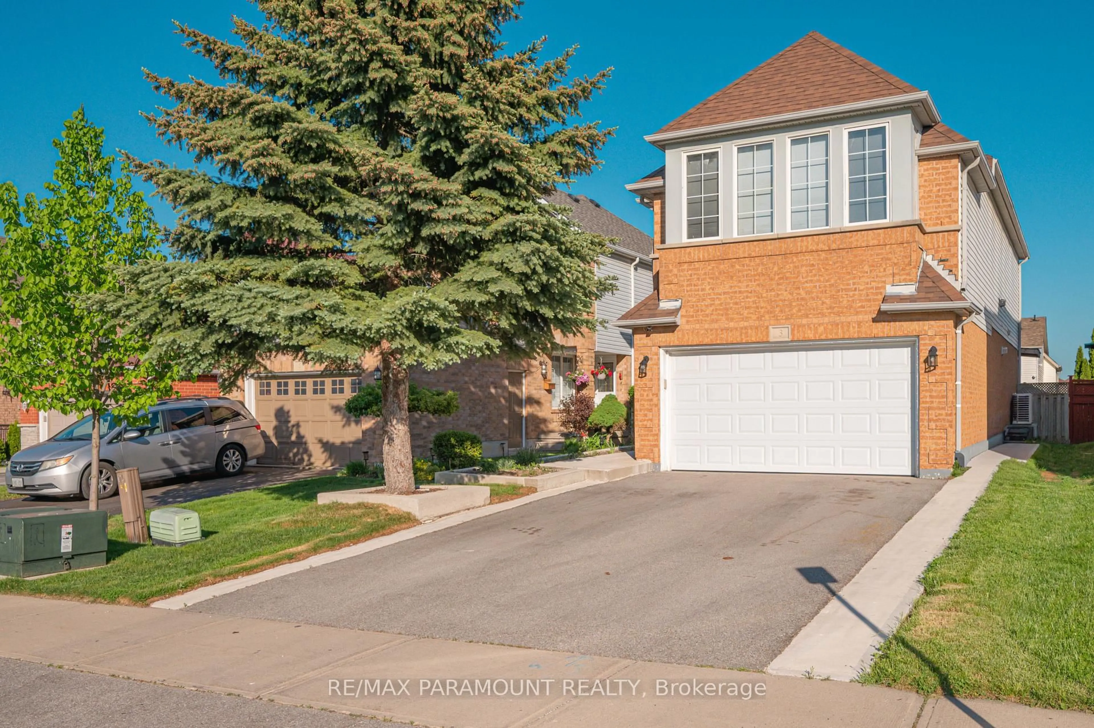 A pic from outside/outdoor area/front of a property/back of a property/a pic from drone, street for 3 Squirreltail Way, Brampton Ontario L6R 1X4