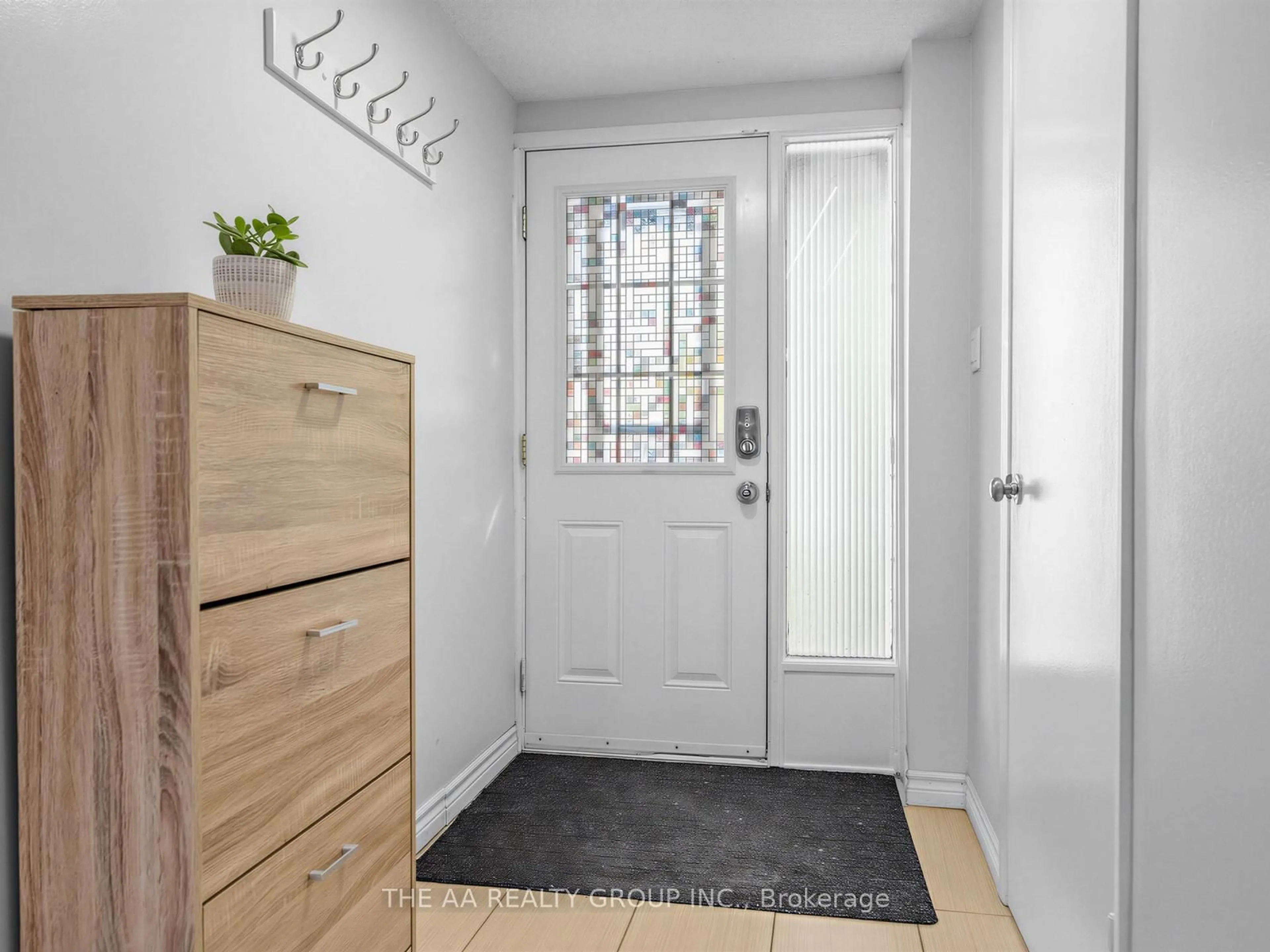 Indoor entryway for 2651 Aquitaine Ave #38, Mississauga Ontario L5N 1V5