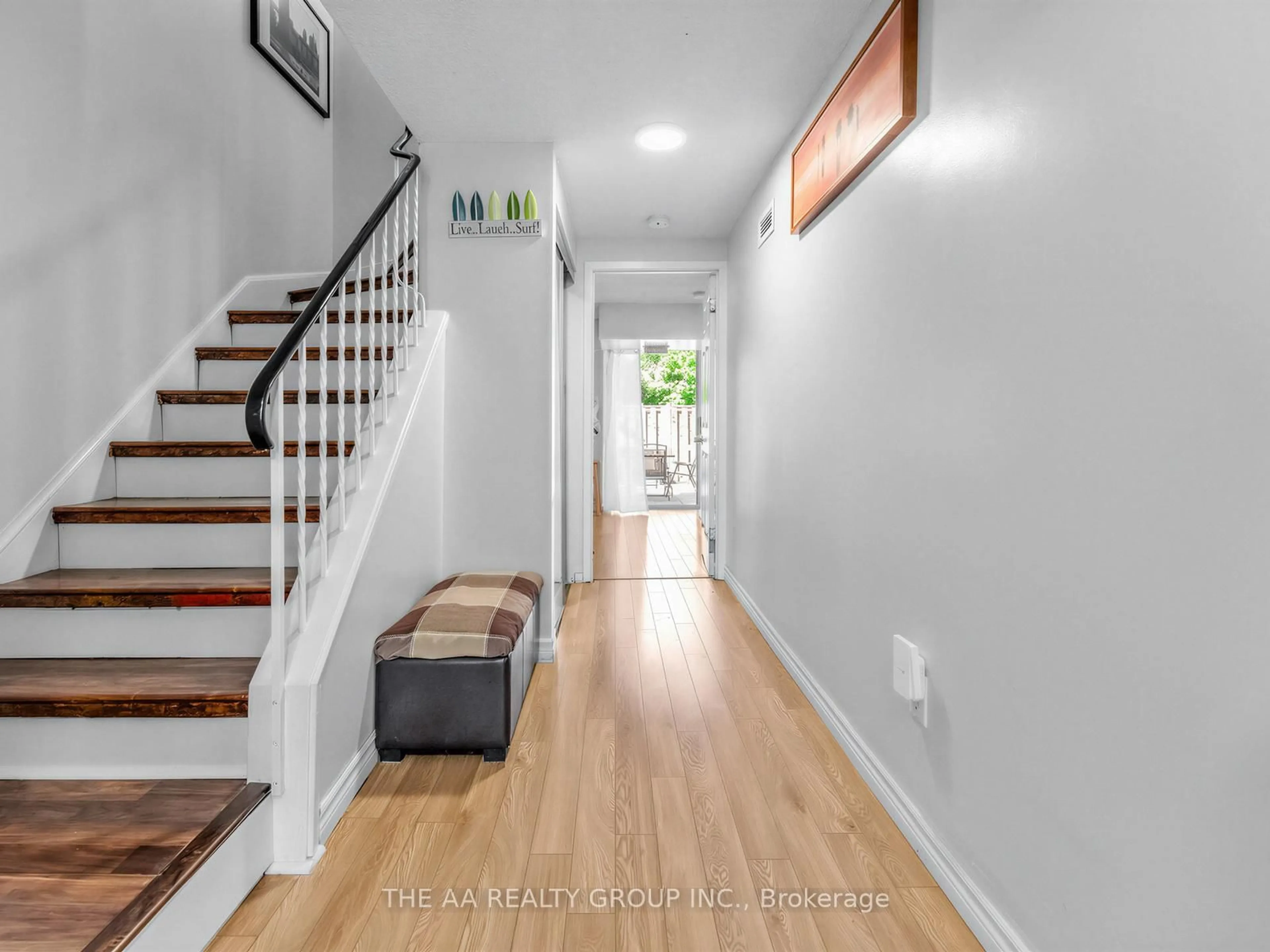 Indoor entryway for 2651 Aquitaine Ave #38, Mississauga Ontario L5N 1V5