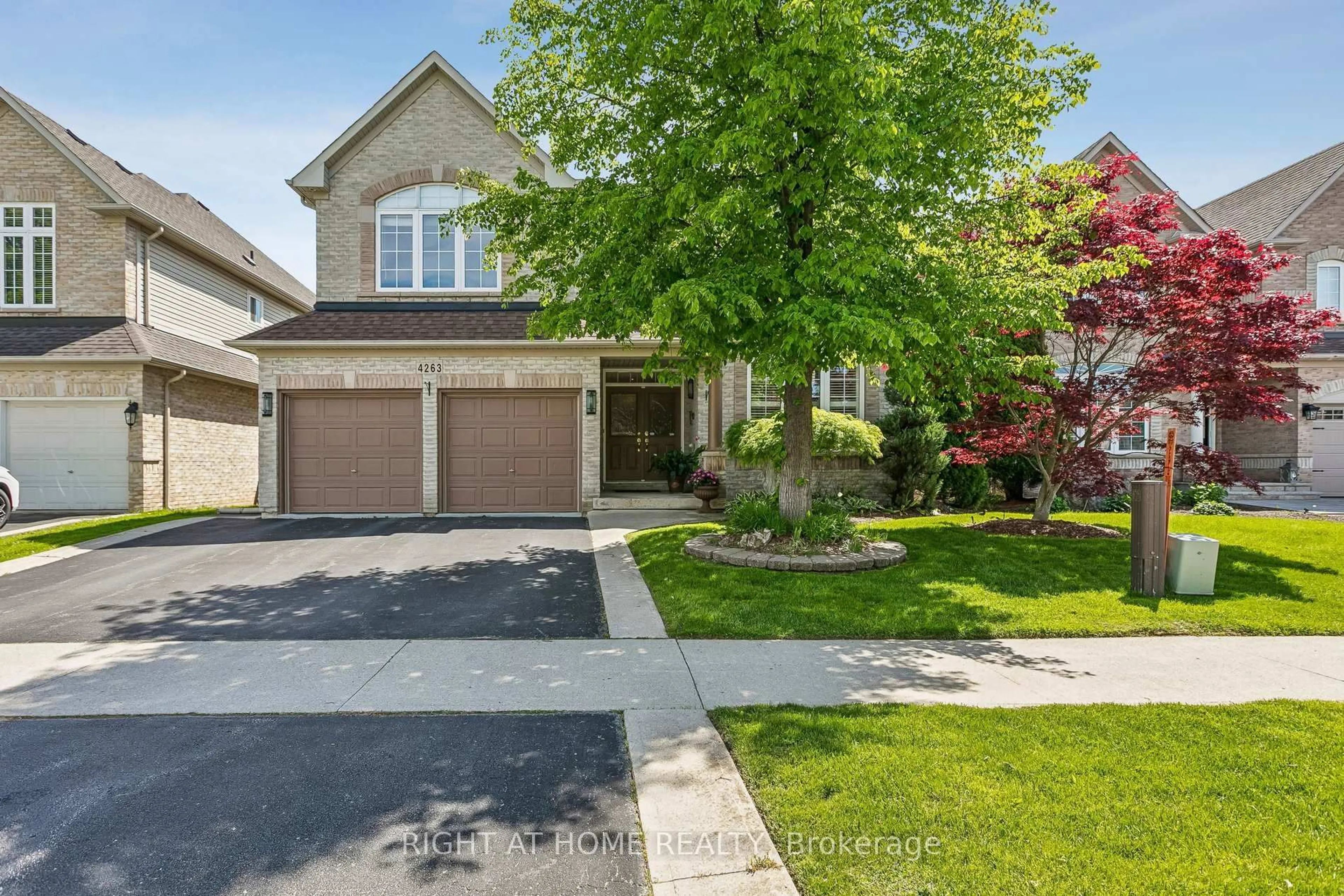 Home with brick exterior material, street for 4263 Couples Cres, Burlington Ontario L7M 4Z2