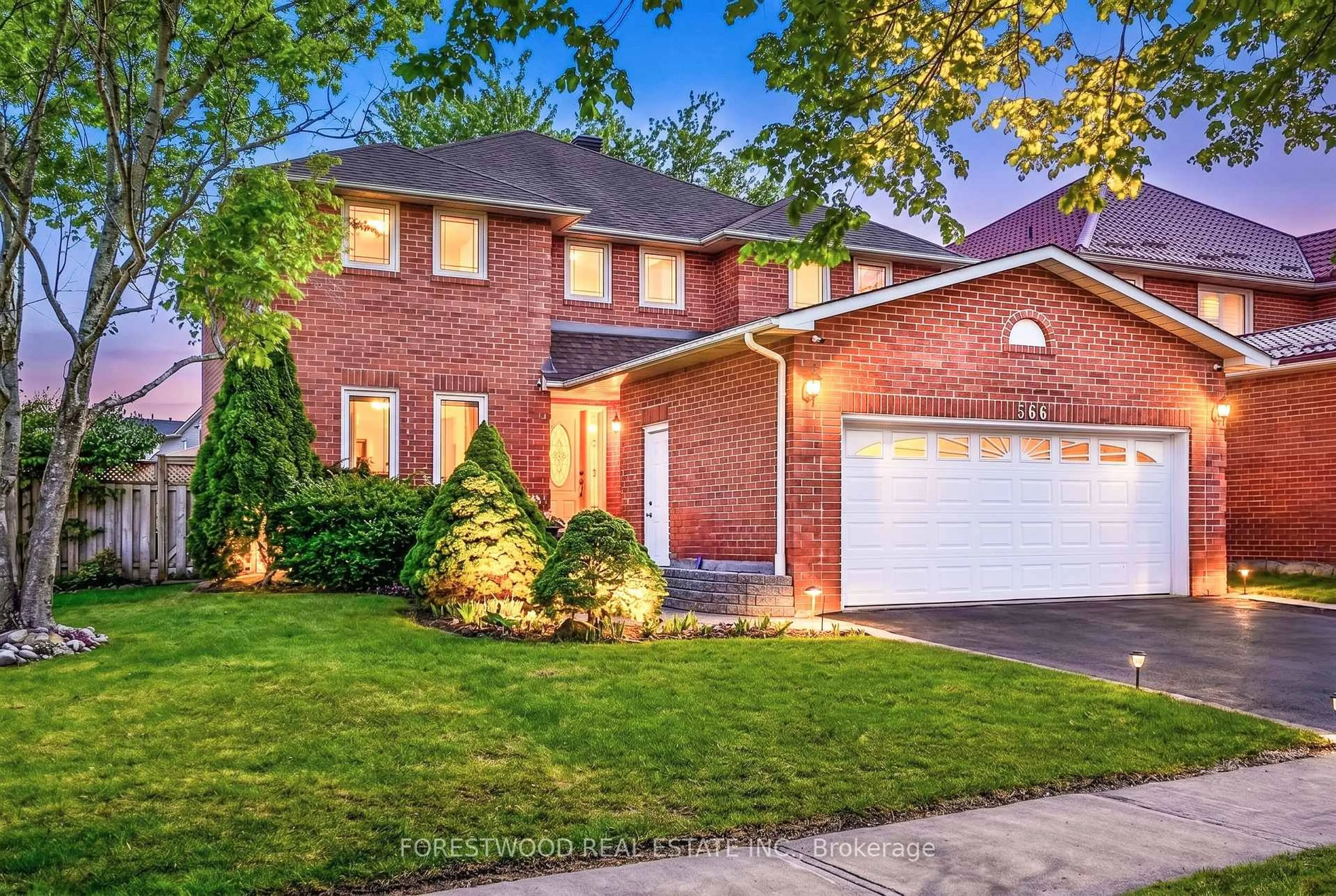 Home with brick exterior material, street for 566 Huntington Ridge Dr, Mississauga Ontario L5R 2X7