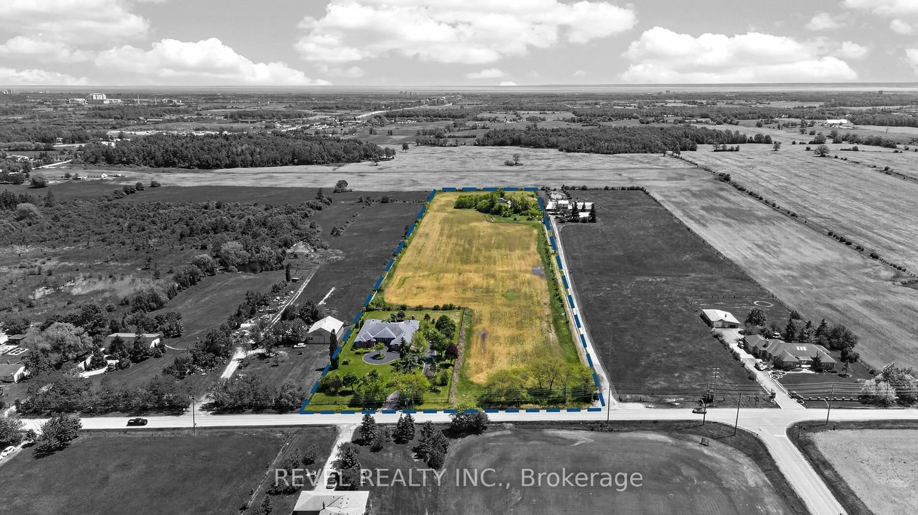 A pic from outside/outdoor area/front of a property/back of a property/a pic from drone, building for 2738 Lower Base Line, Milton Ontario L9E 0K5