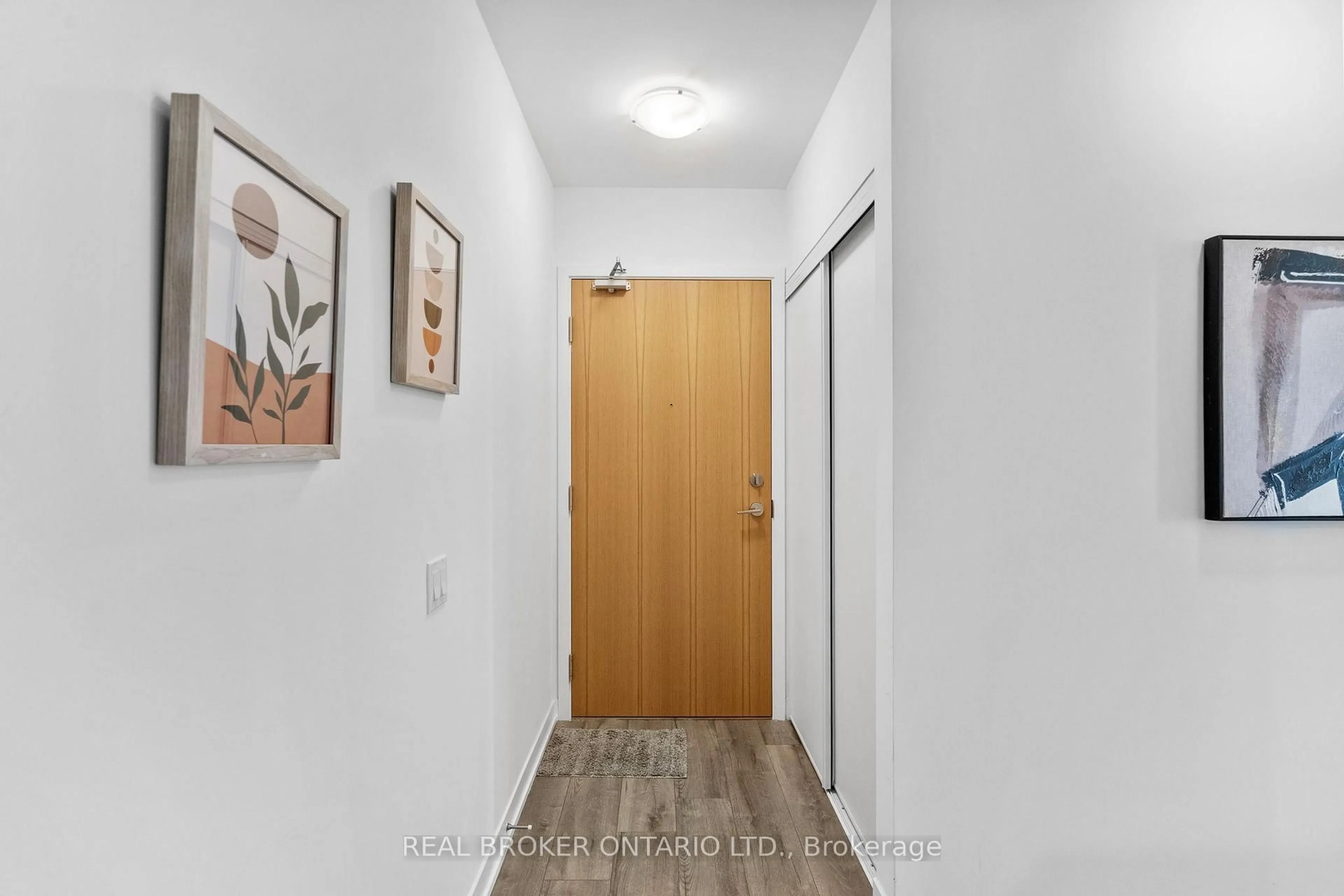 Indoor entryway for 1787 St Clair Ave #920, Toronto Ontario M6N 0B7