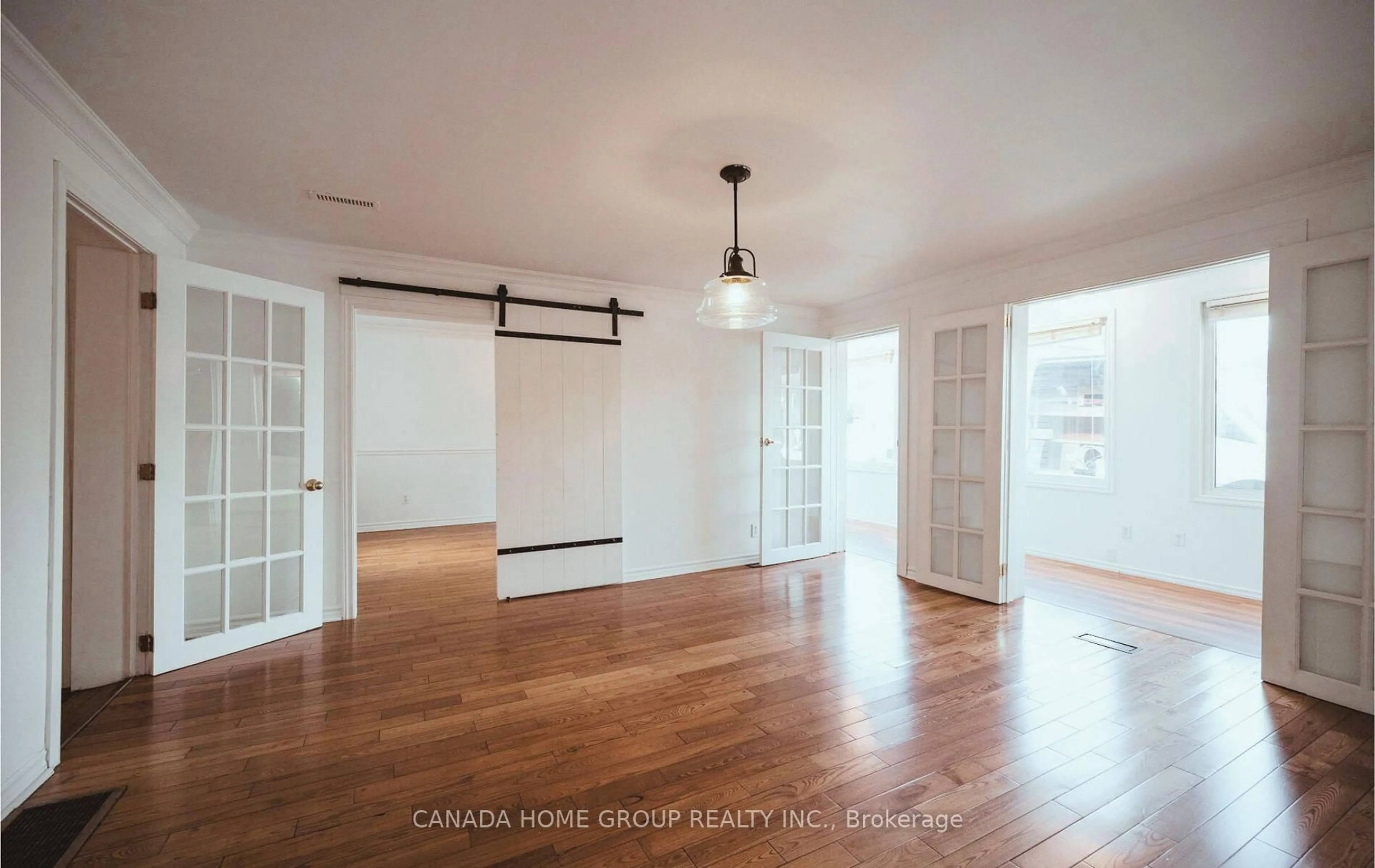 A pic of a room for 30 Main St, Milton Ontario L0P 1B0