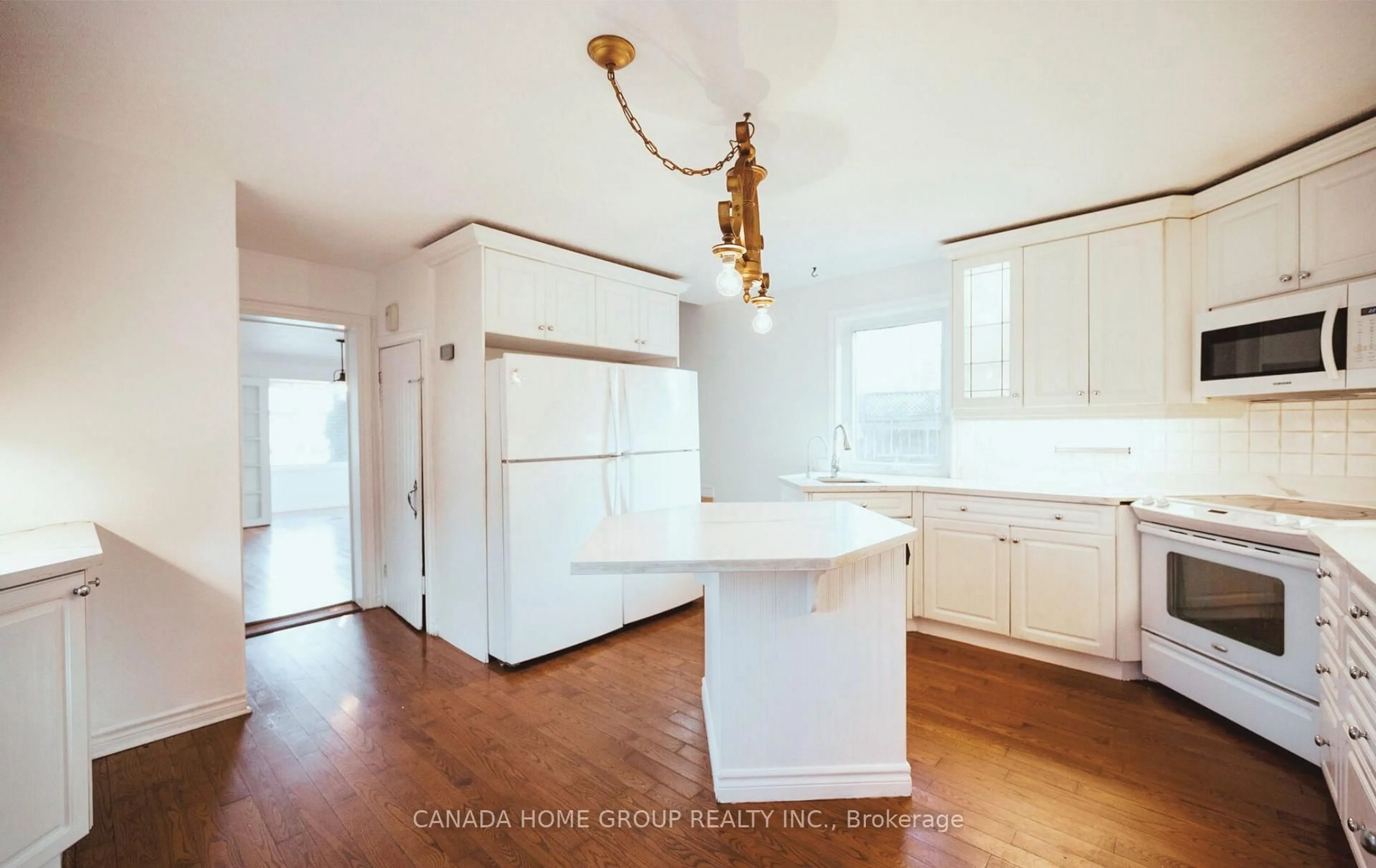Open concept kitchen, unknown for 30 Main St, Milton Ontario L0P 1B0