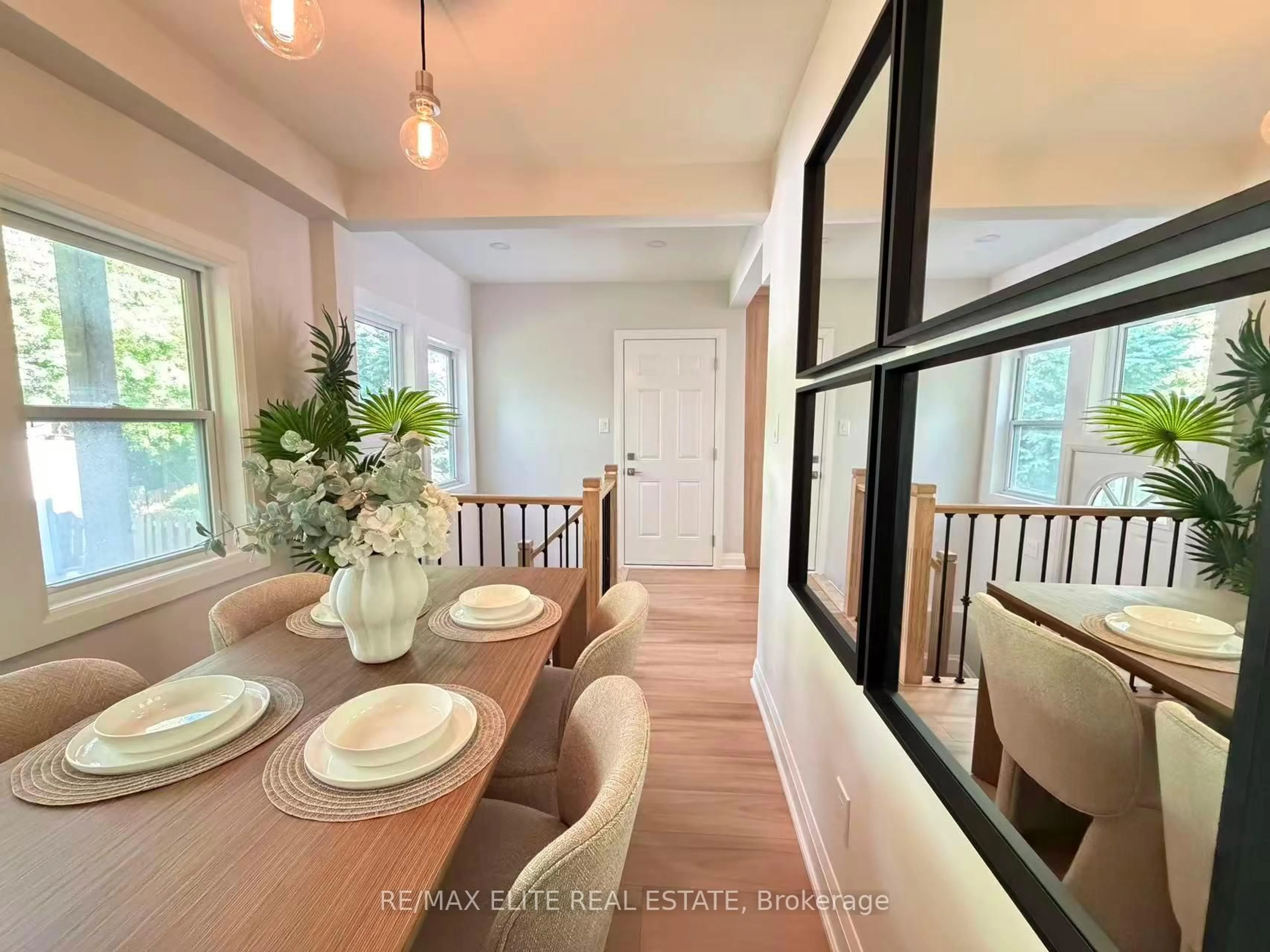 Dining room, unknown for 9 Woodford Park Rd, Toronto Ontario M8Y 3E7