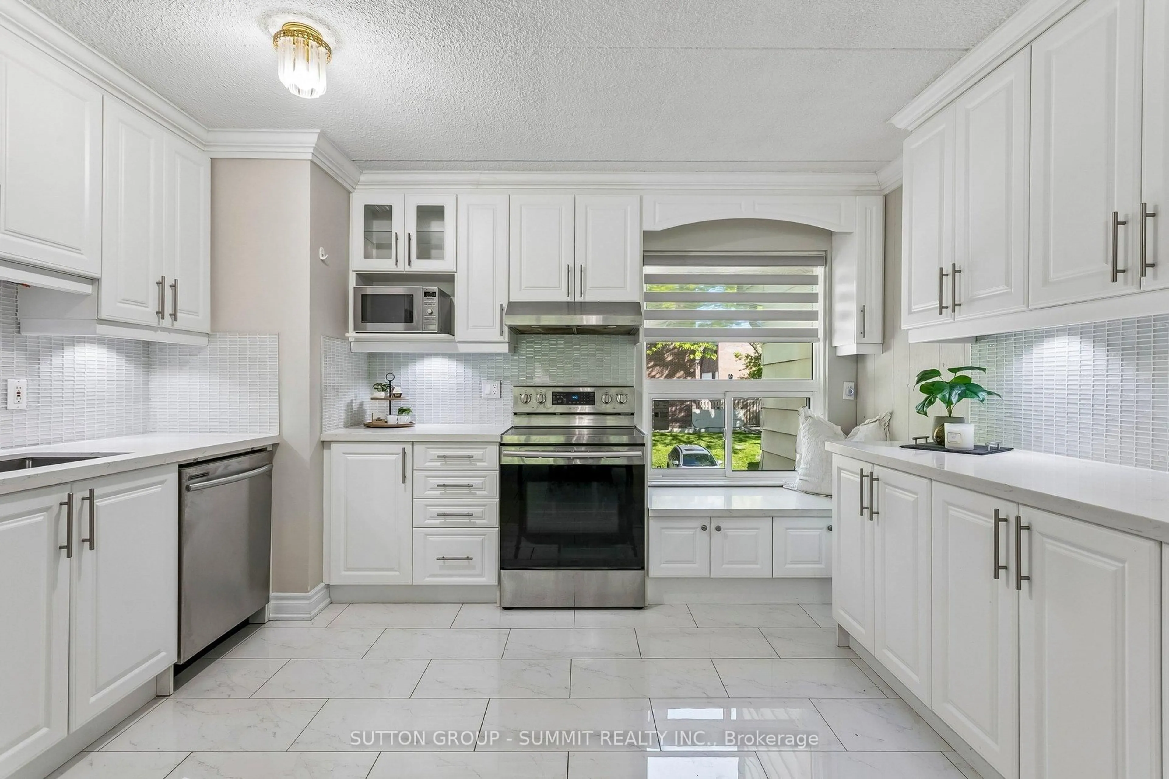 Open concept kitchen, ceramic/tile floor for 180 MISSISSAUGA VALLEY Blvd #211, Mississauga Ontario L5A 3M2