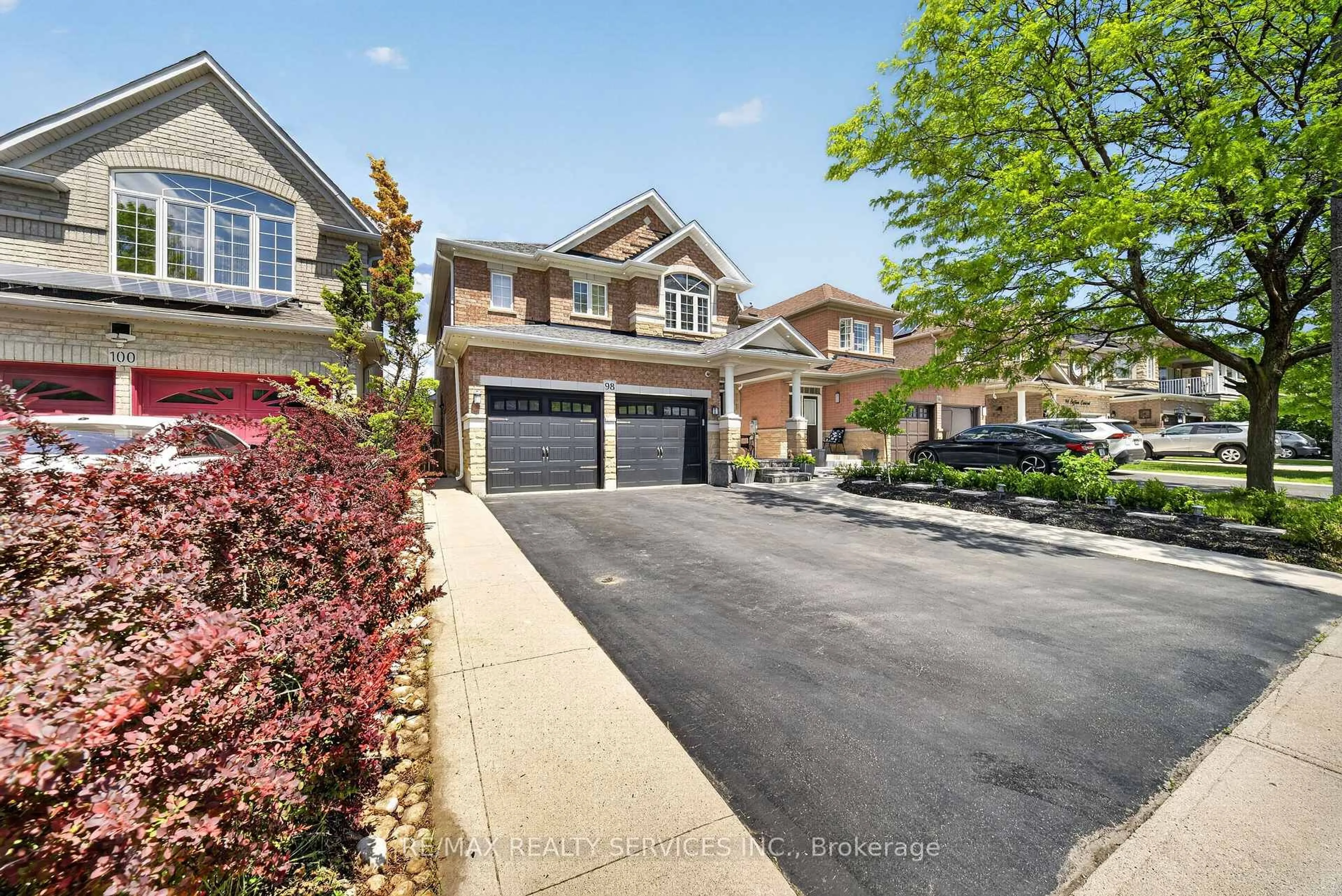 Home with brick exterior material, street for 98 Saffron Cres, Brampton Ontario L6S 6H8