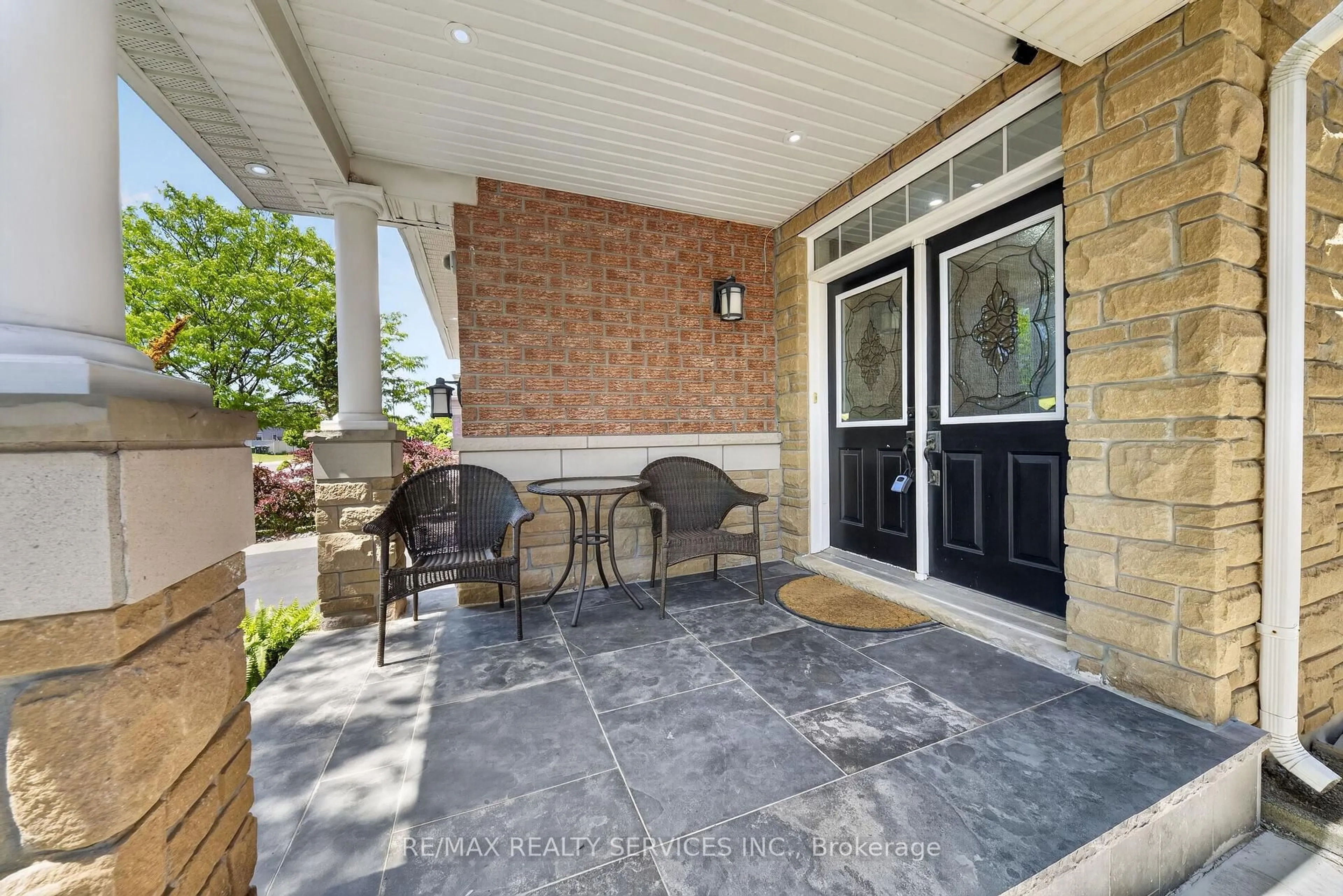 Patio, street for 98 Saffron Cres, Brampton Ontario L6S 6H8