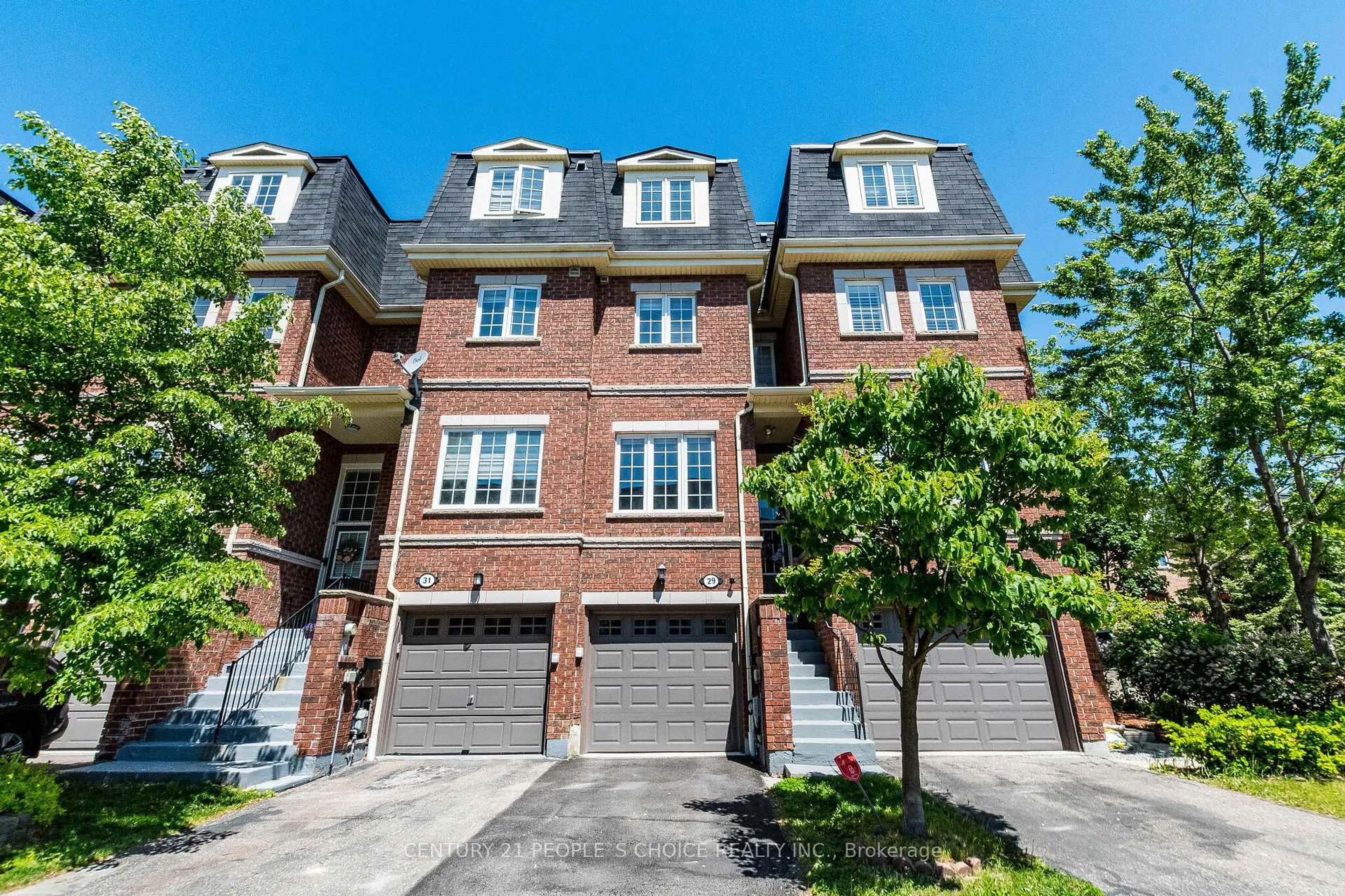 Home with brick exterior material, street for 435 Hensall Circ #29, Mississauga Ontario L5A 4P1