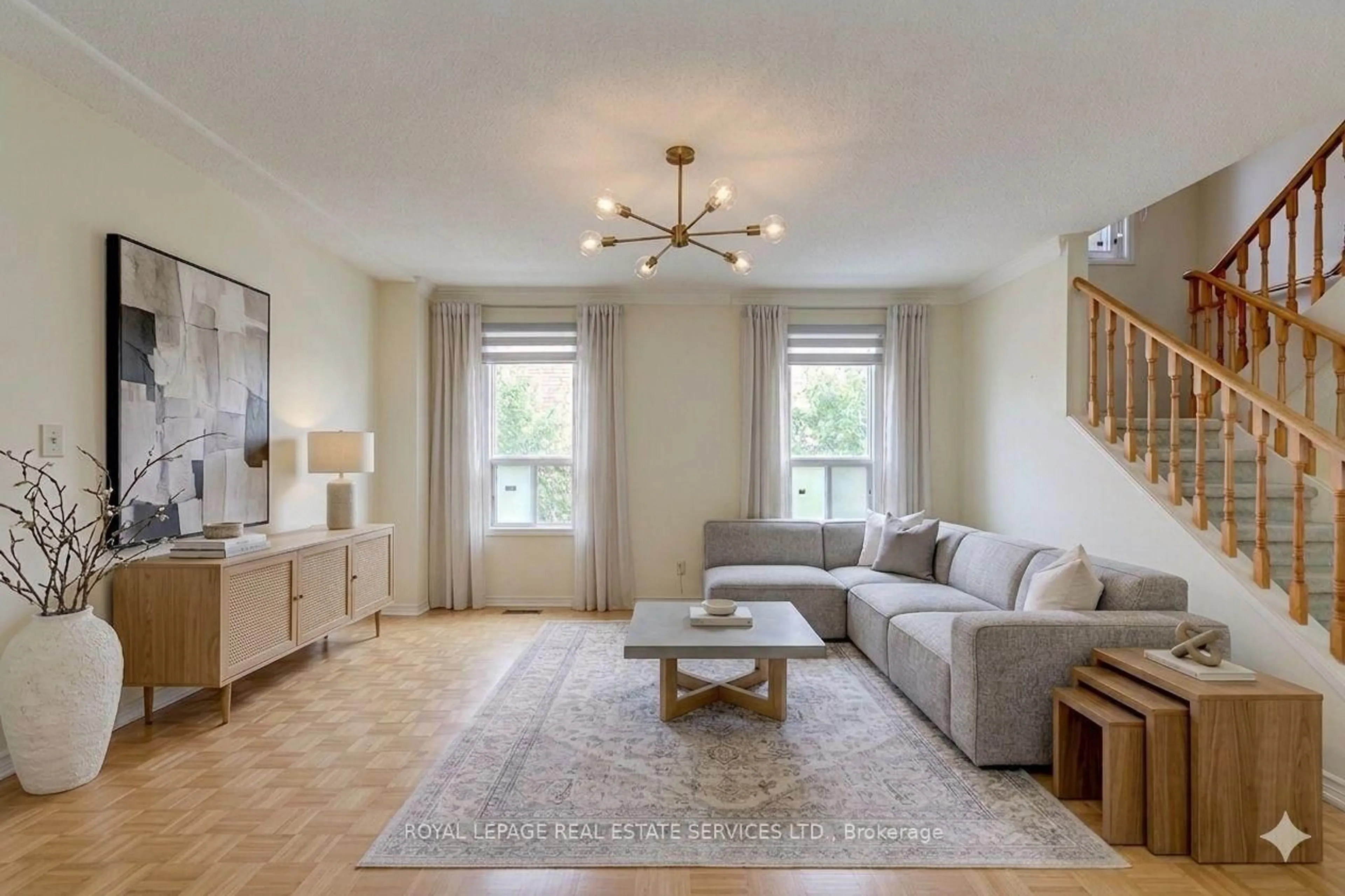 Living room with furniture, unknown for 396 Laurentian Ave, Mississauga Ontario L4Z 2J3