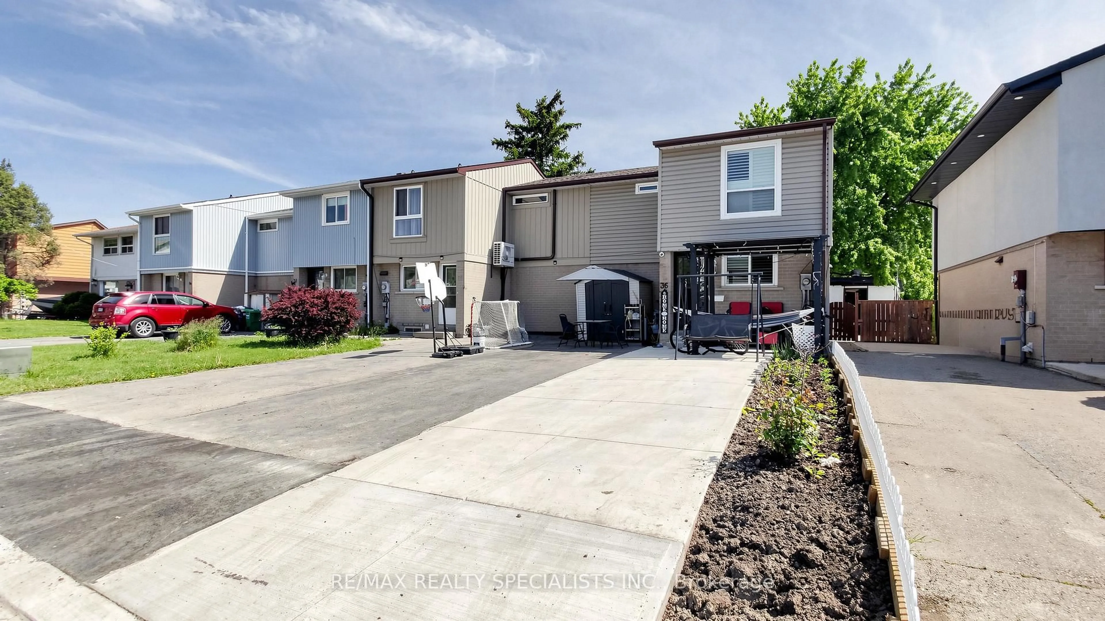 Home with vinyl exterior material, street for 36 Grand Rapids Sq, Brampton Ontario L6S 2J5