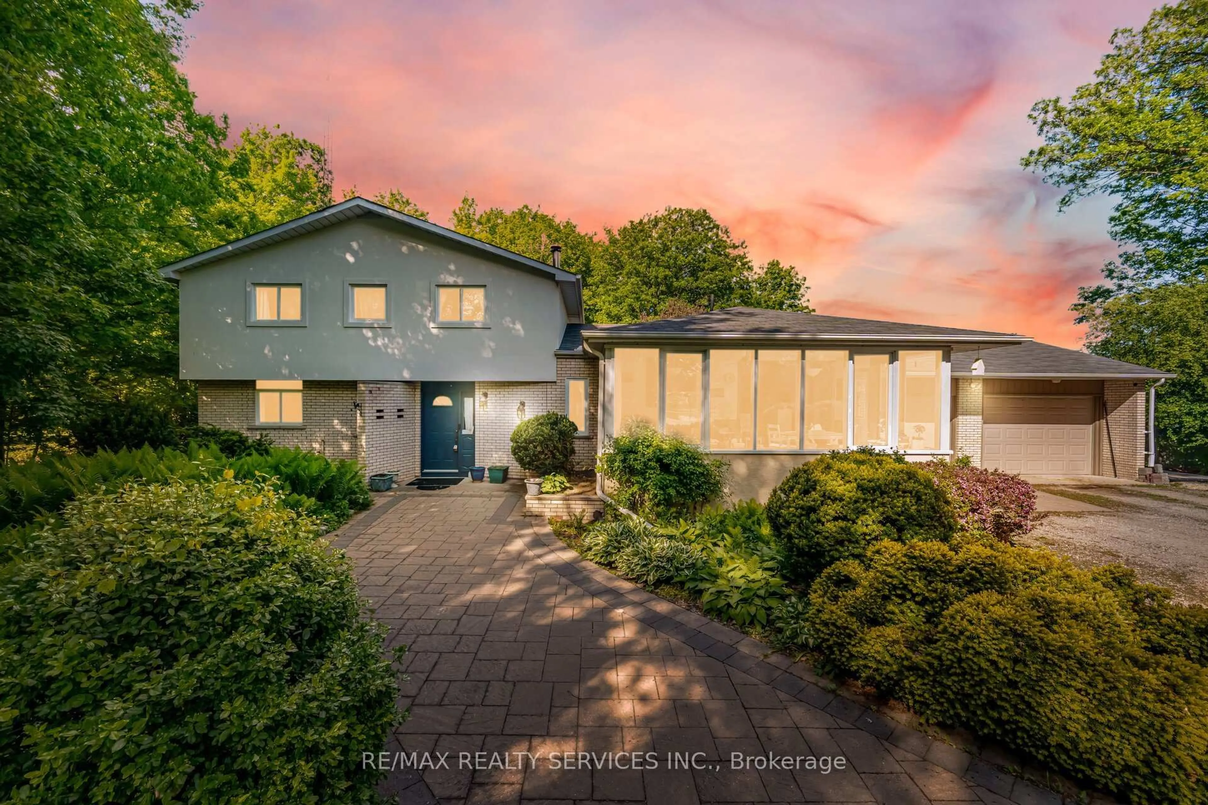 A pic from outside/outdoor area/front of a property/back of a property/a pic from drone, street for 14411 Innis Lake Rd, Caledon Ontario L7C 2Z8