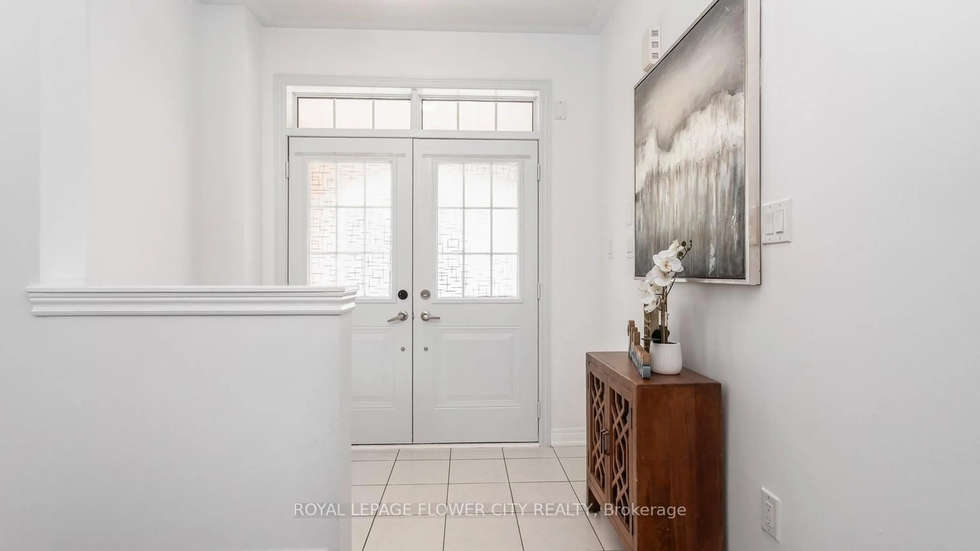 Indoor entryway for 29 Backwater Tr, Brampton Ontario L7A 5C2