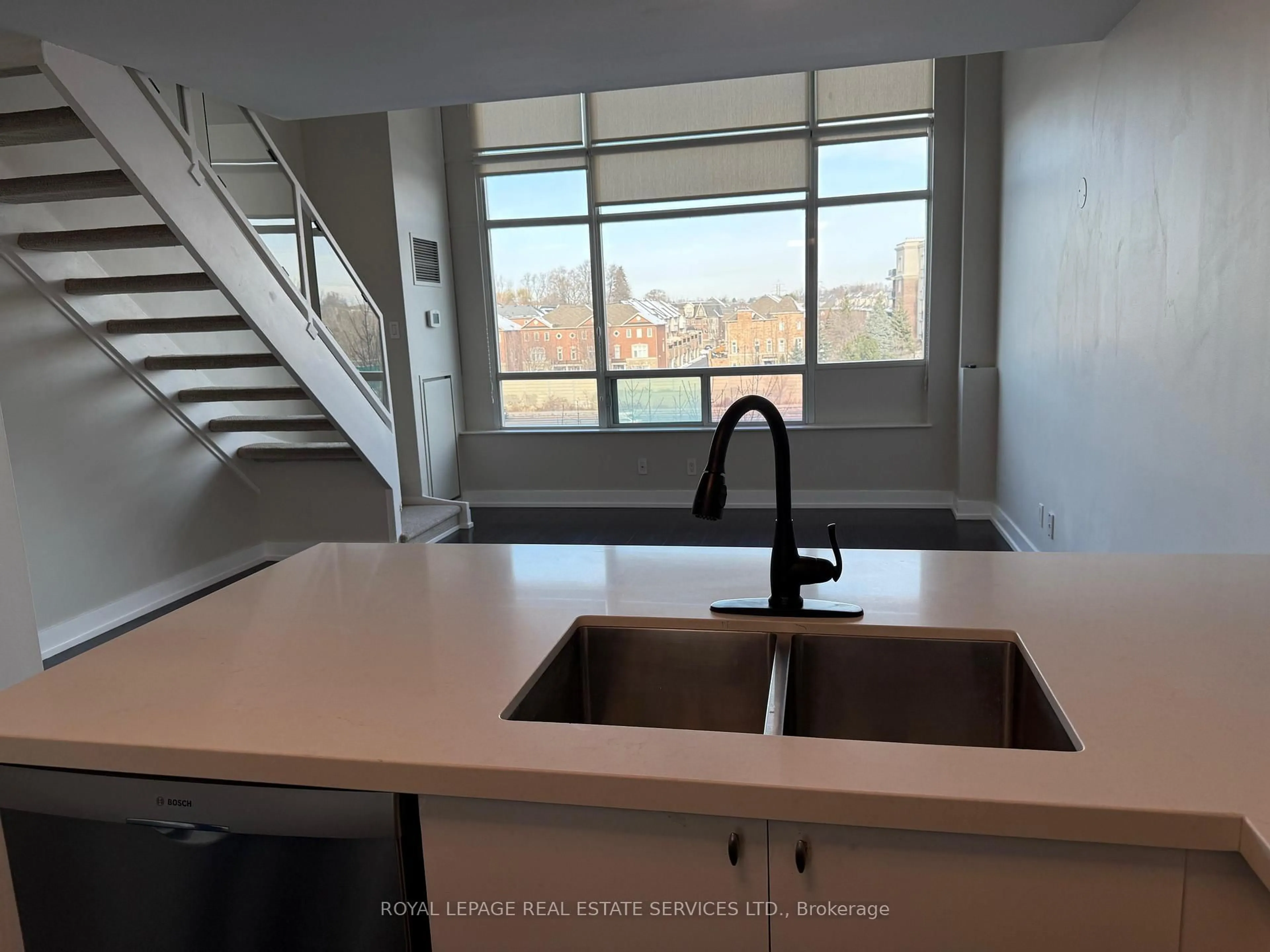 Unknown for 200 Manitoba St #334, Toronto Ontario M8Y 3Y9