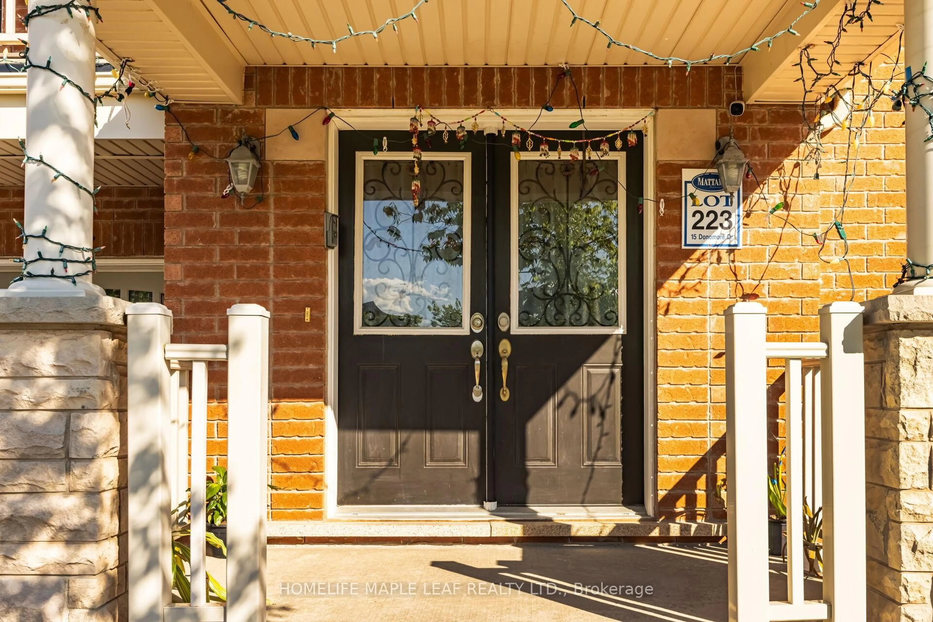 Indoor entryway for 15 Donomore Dr, Brampton Ontario L7A 0S7