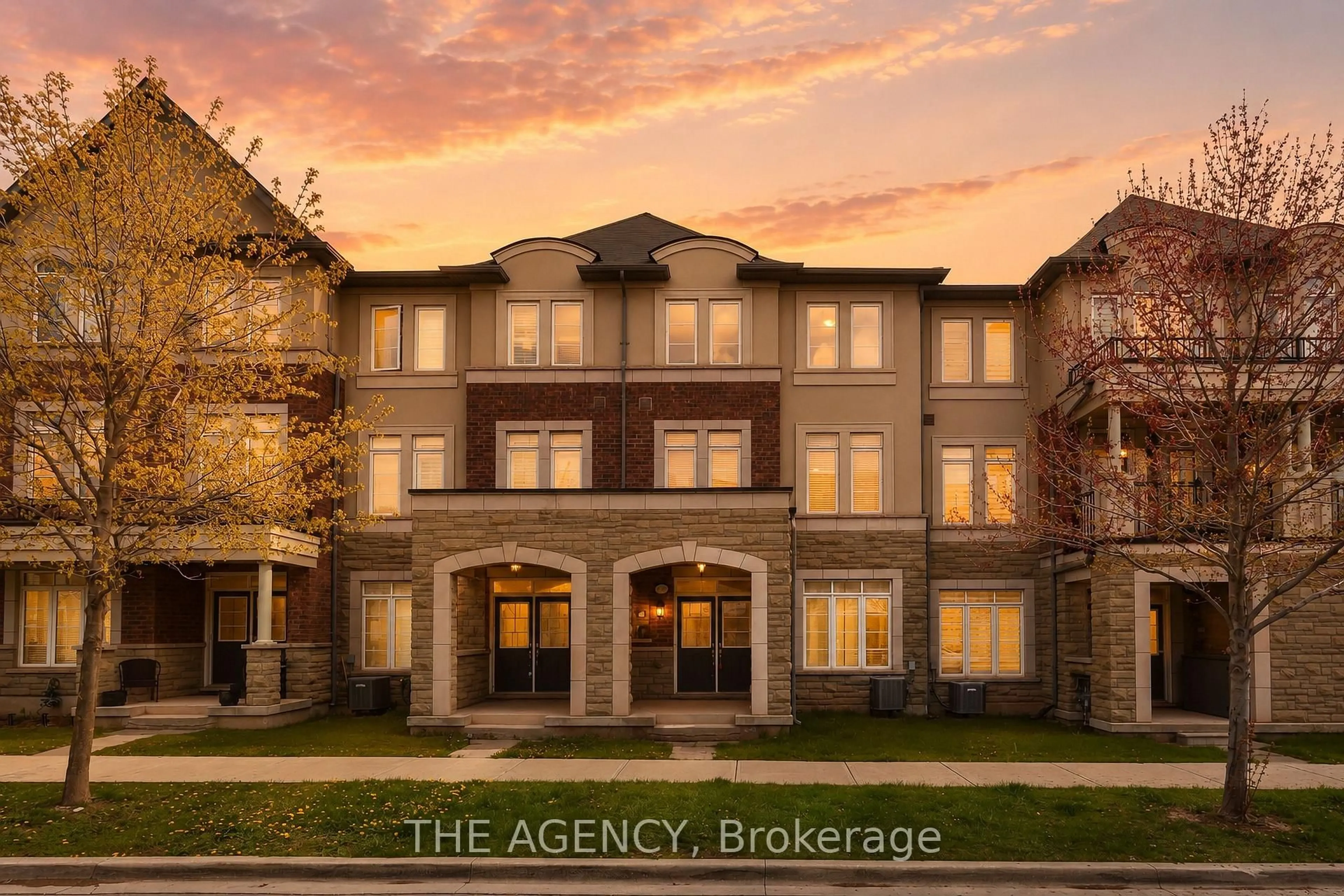 A pic from outside/outdoor area/front of a property/back of a property/a pic from drone, building for 3053 Preserve Dr, Oakville Ontario L6M 0W7