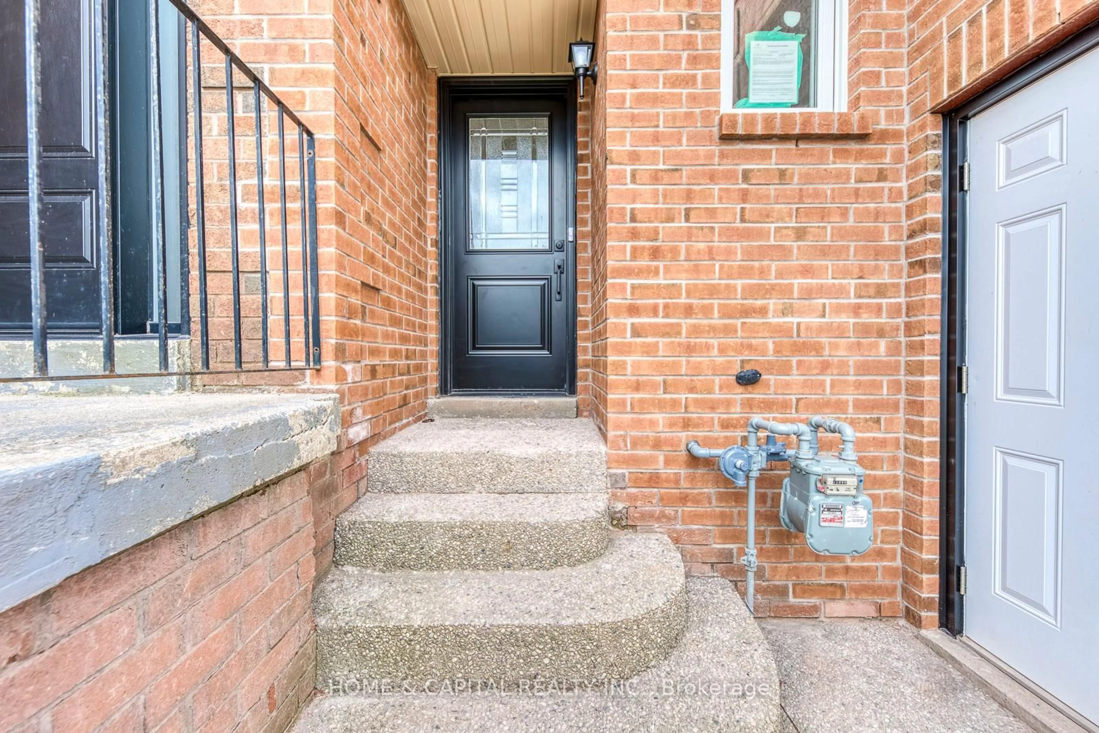Indoor entryway for 1210 LEEWOOD Dr, Oakville Ontario L6M 3B3