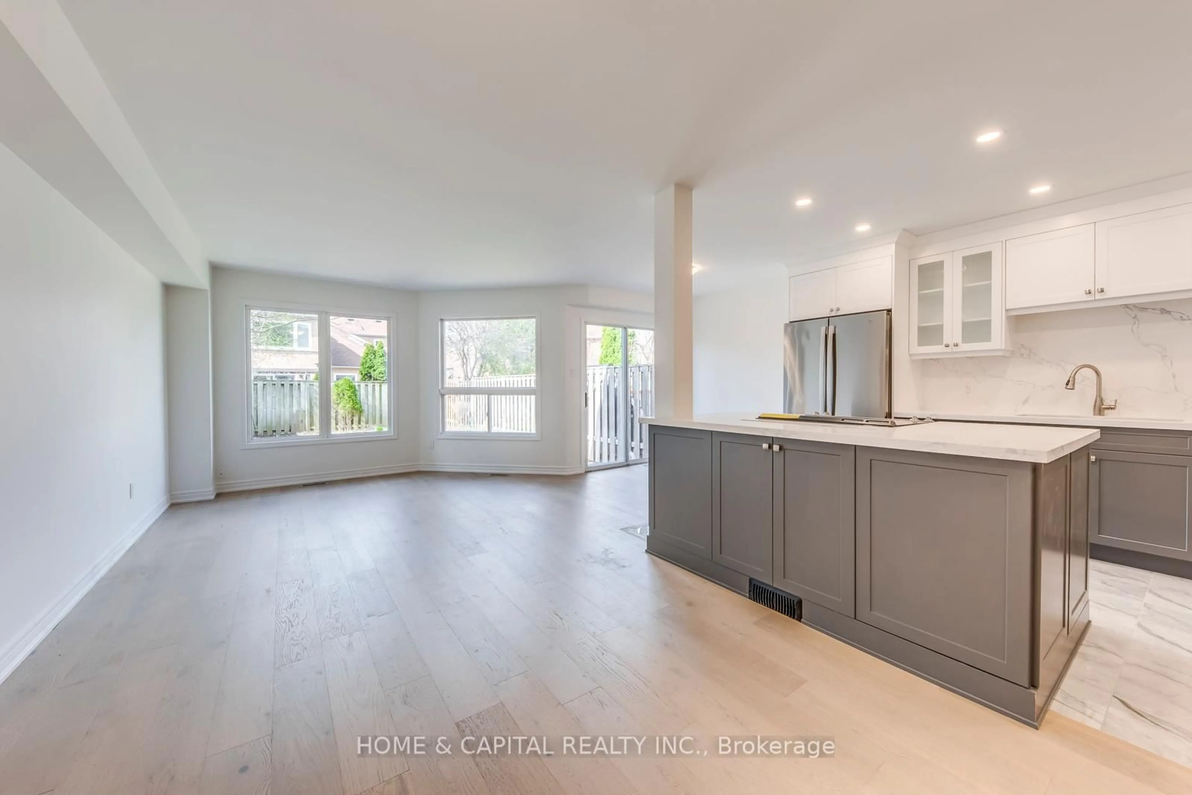 Open concept kitchen, unknown for 1210 LEEWOOD Dr, Oakville Ontario L6M 3B3