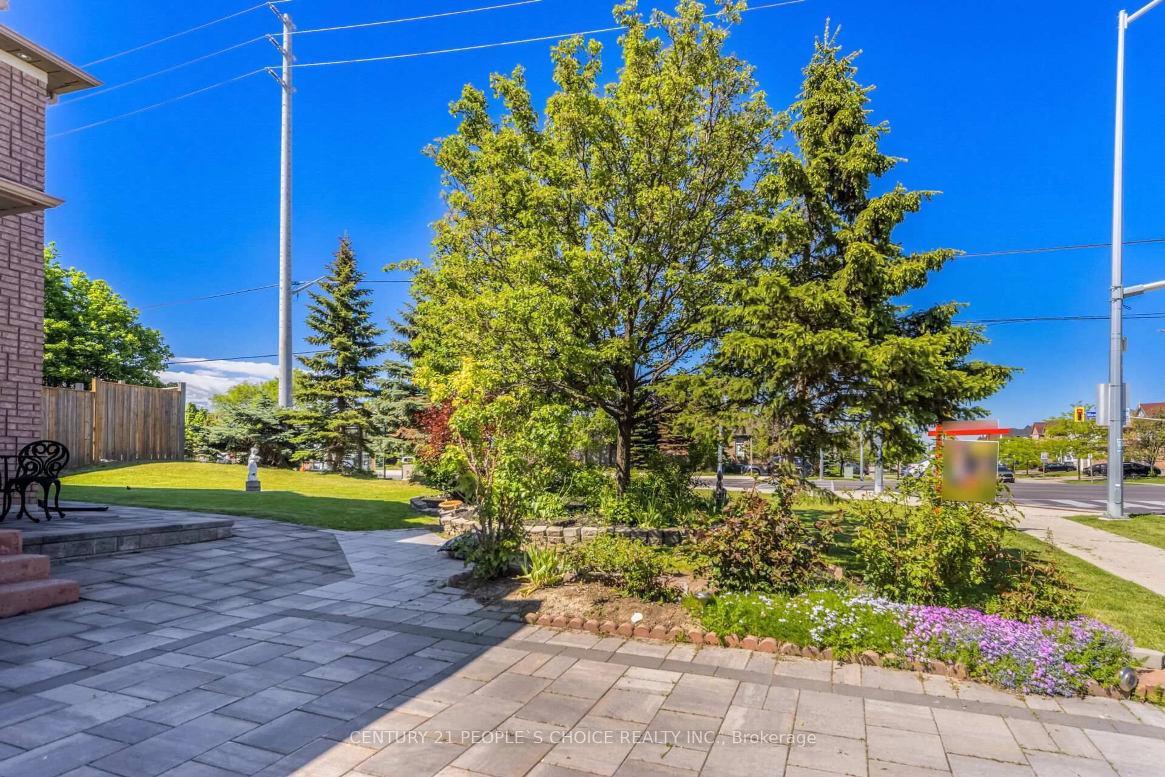 Patio, street for 753 Envoy Dr, Mississauga Ontario L5W 1H3