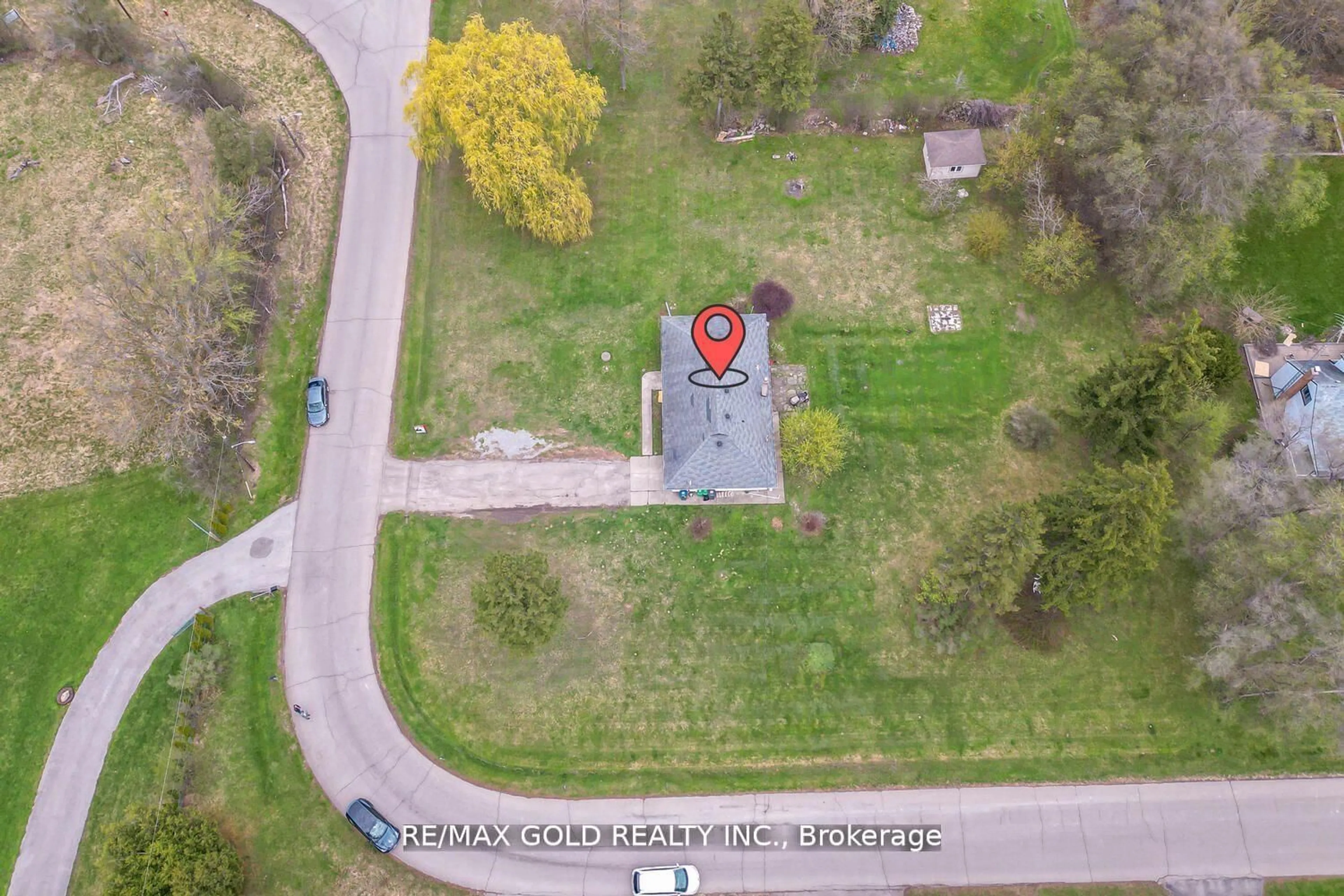 A pic from outside/outdoor area/front of a property/back of a property/a pic from drone, street for 59 Marysfield Dr, Brampton Ontario L6P 0J2