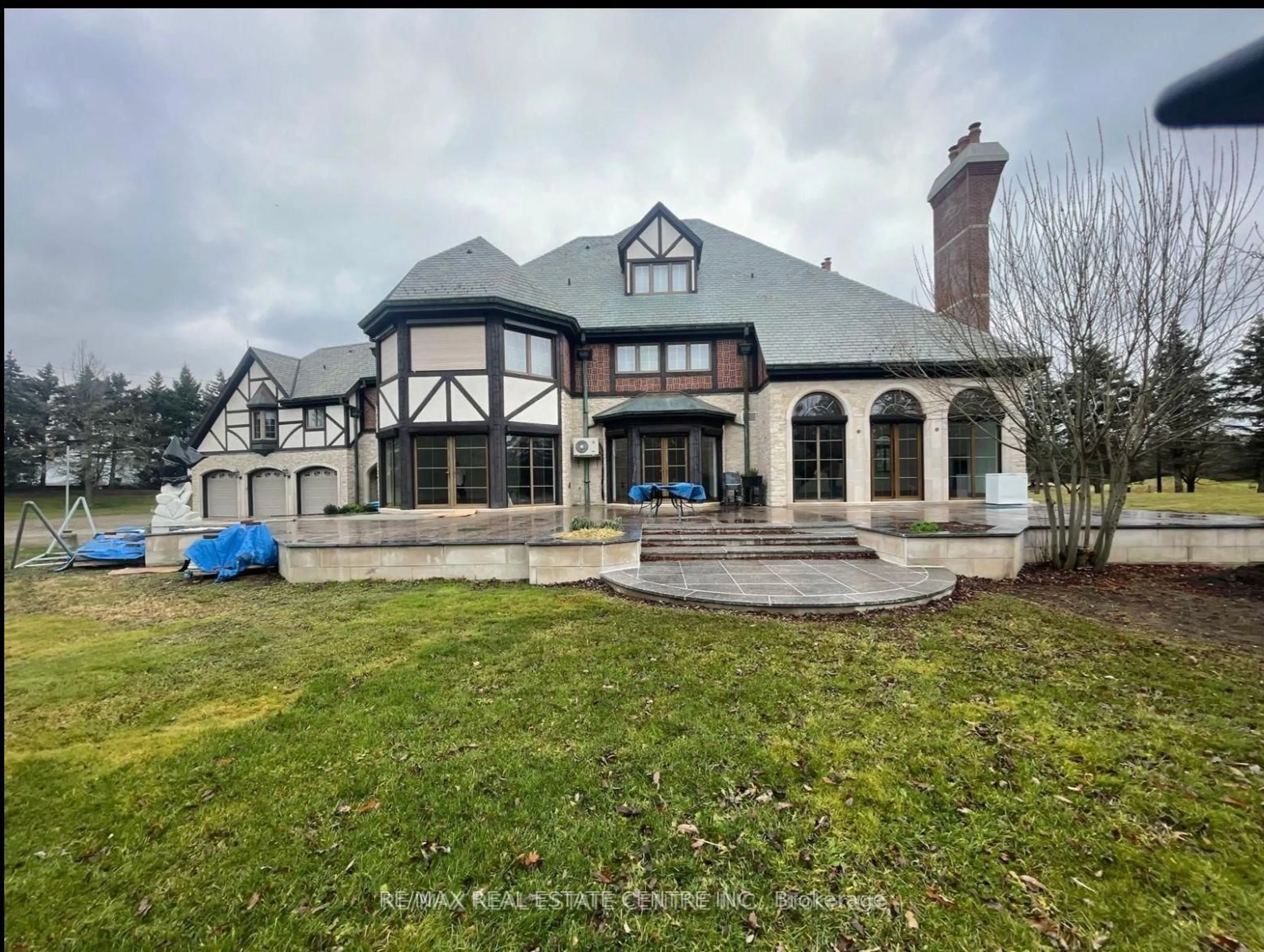 Home with brick exterior material, unknown for 2 Edgeforest Dr, Brampton Ontario L6P 0E1