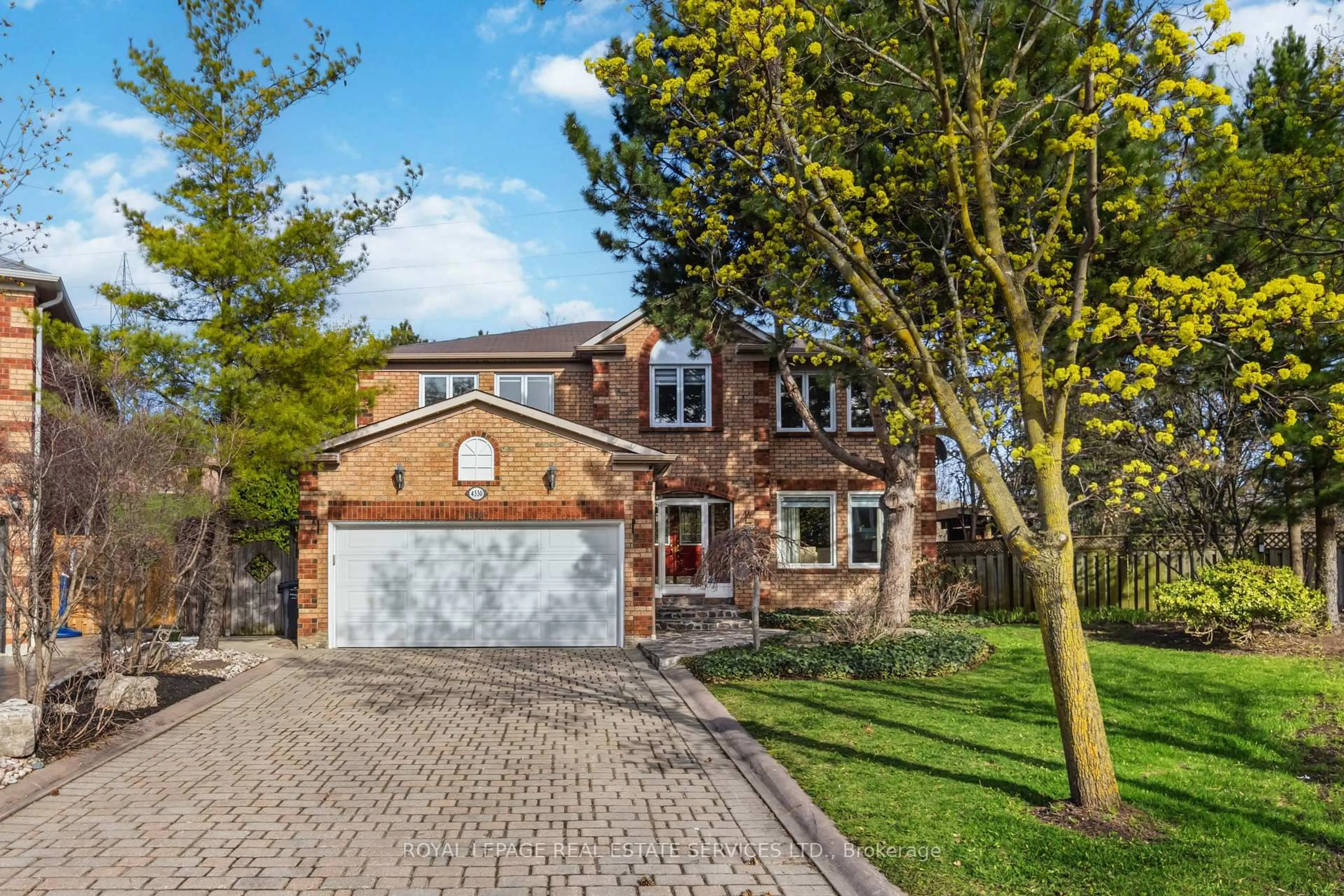 Home with brick exterior material, street for 4330 Spinningdale Crt, Mississauga Ontario L5M 3J8