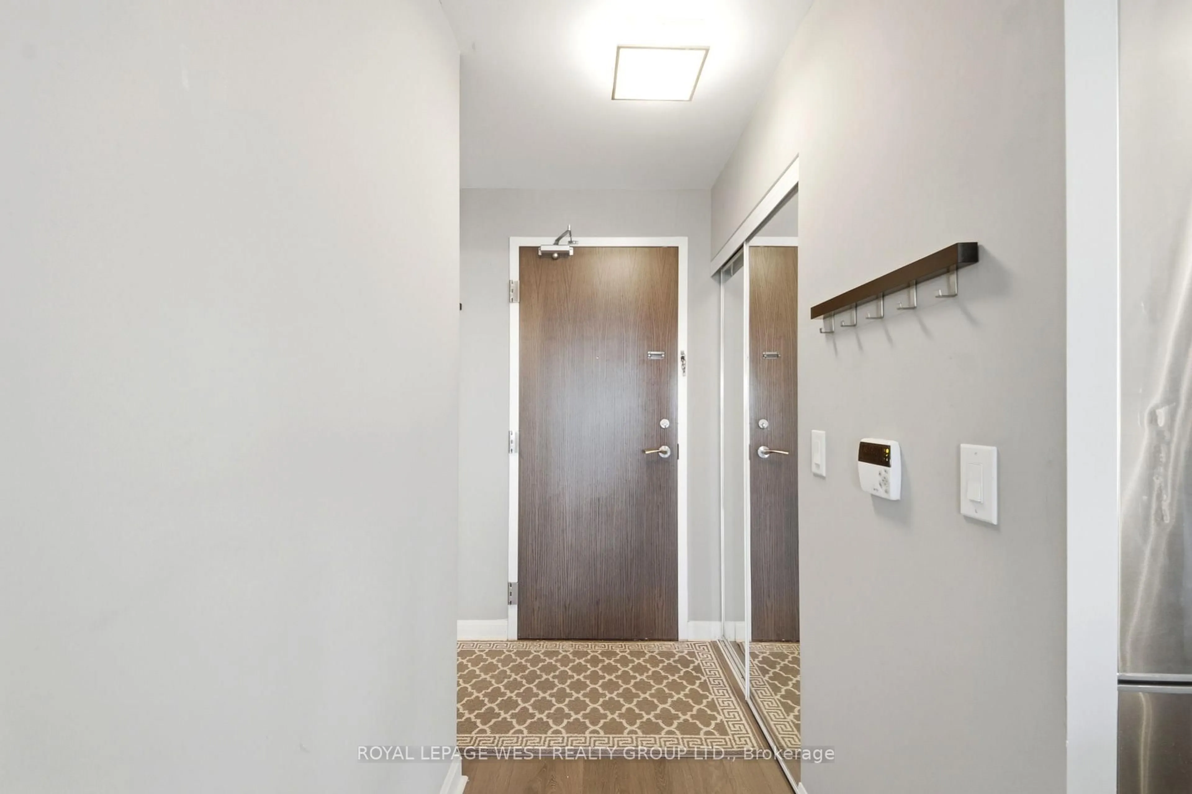 Indoor entryway for 1 Michael Power Pl #606, Toronto Ontario M9A 0A1